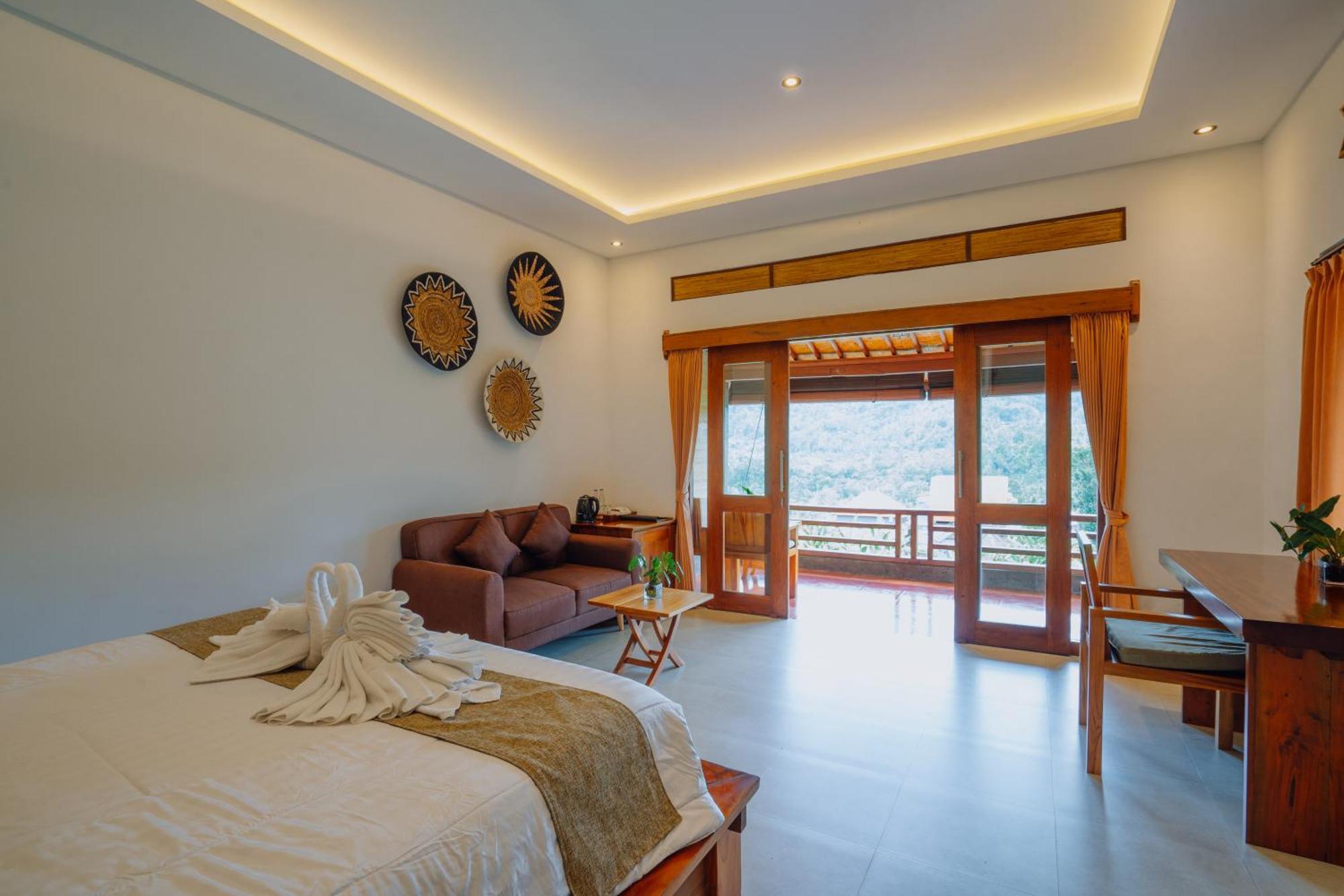 Deluxe Double Room 6