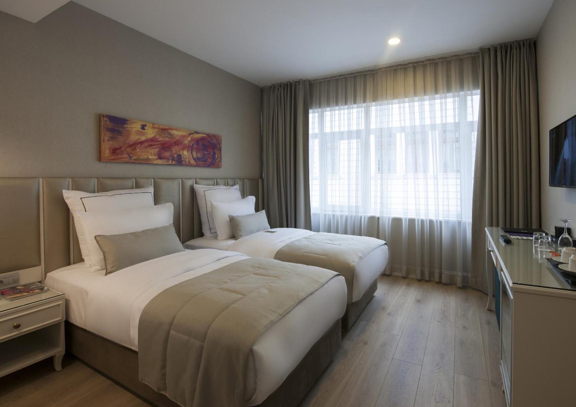 Deluxe Double or Twin Room Balcony