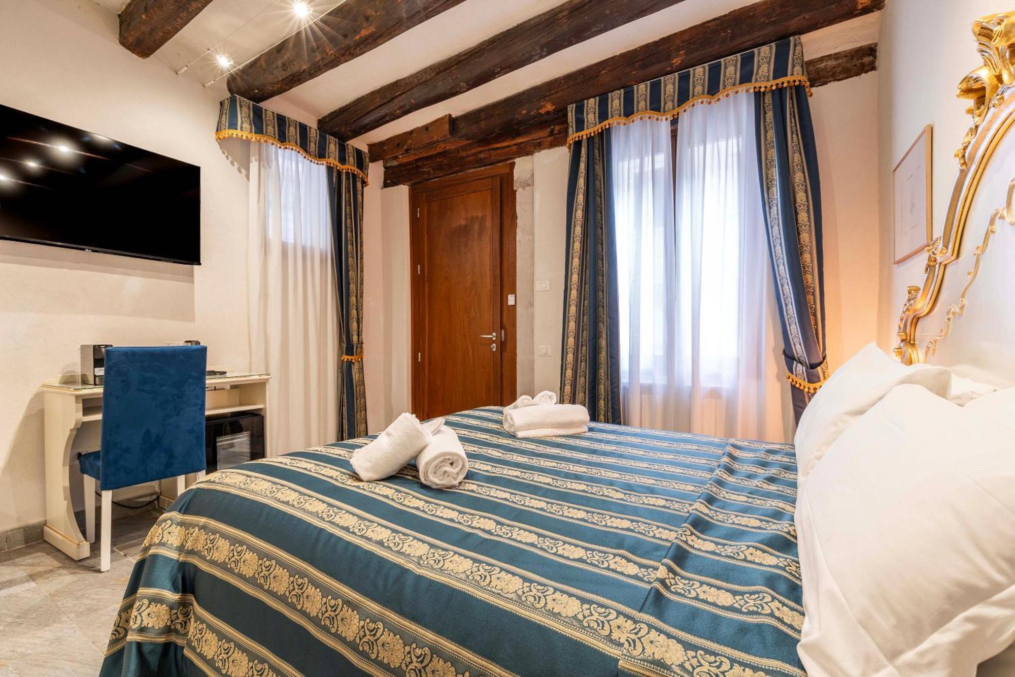 Classic Double or Twin Room with City View - Annex Building