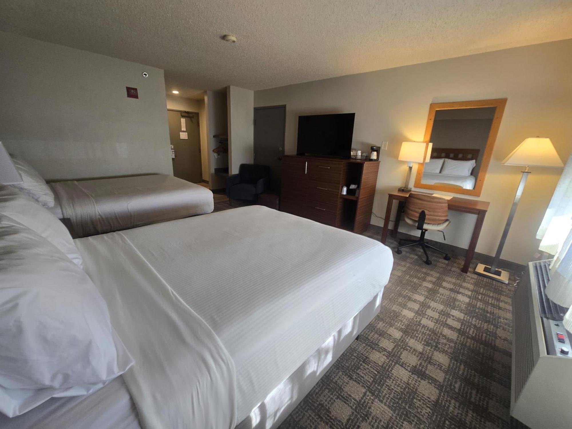 Queen Room with Two Queen Beds and Roll-In Shower - Disability Access