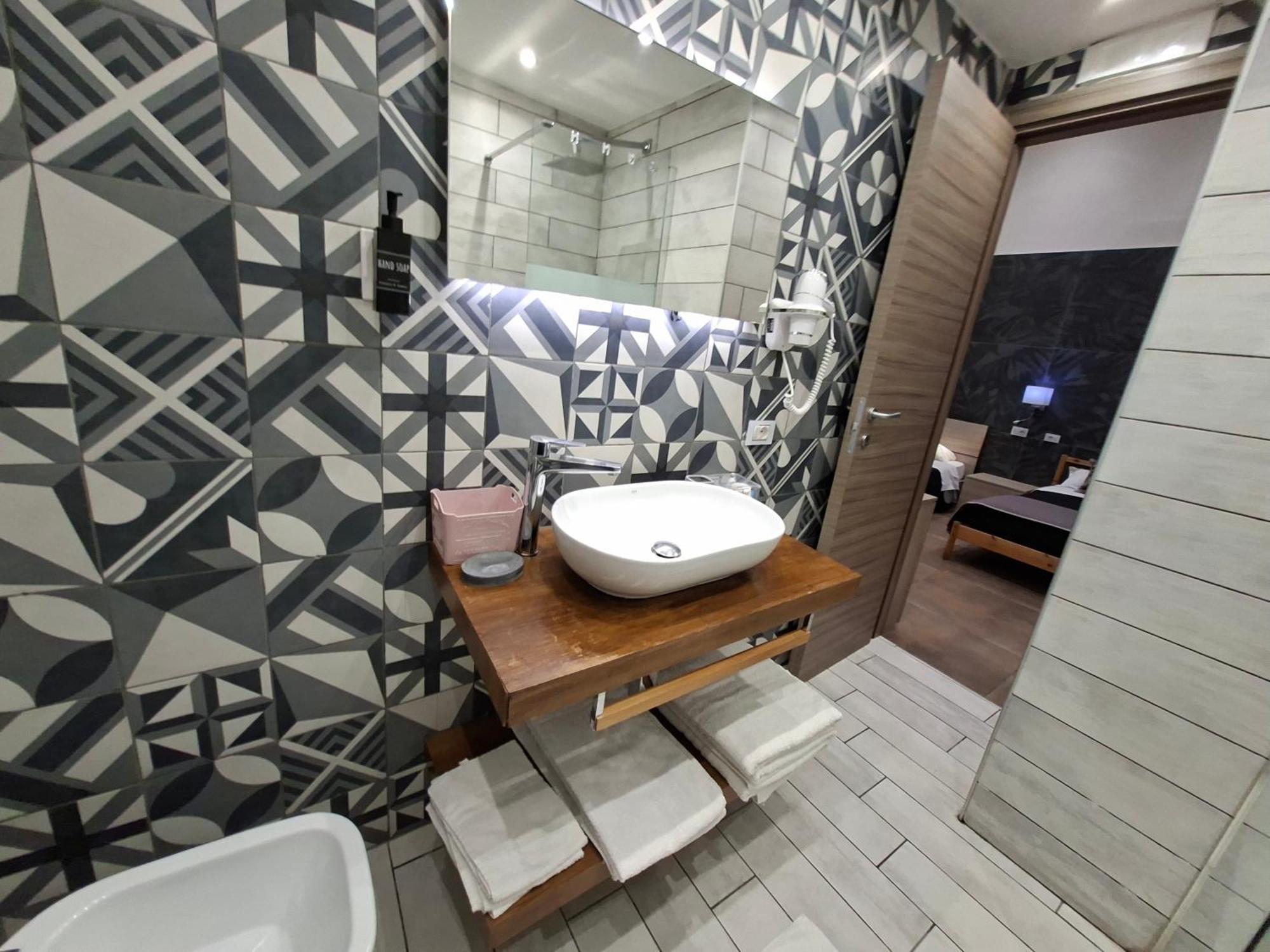 Double or Twin Room with Private Bathroom,1756715591:JPEG