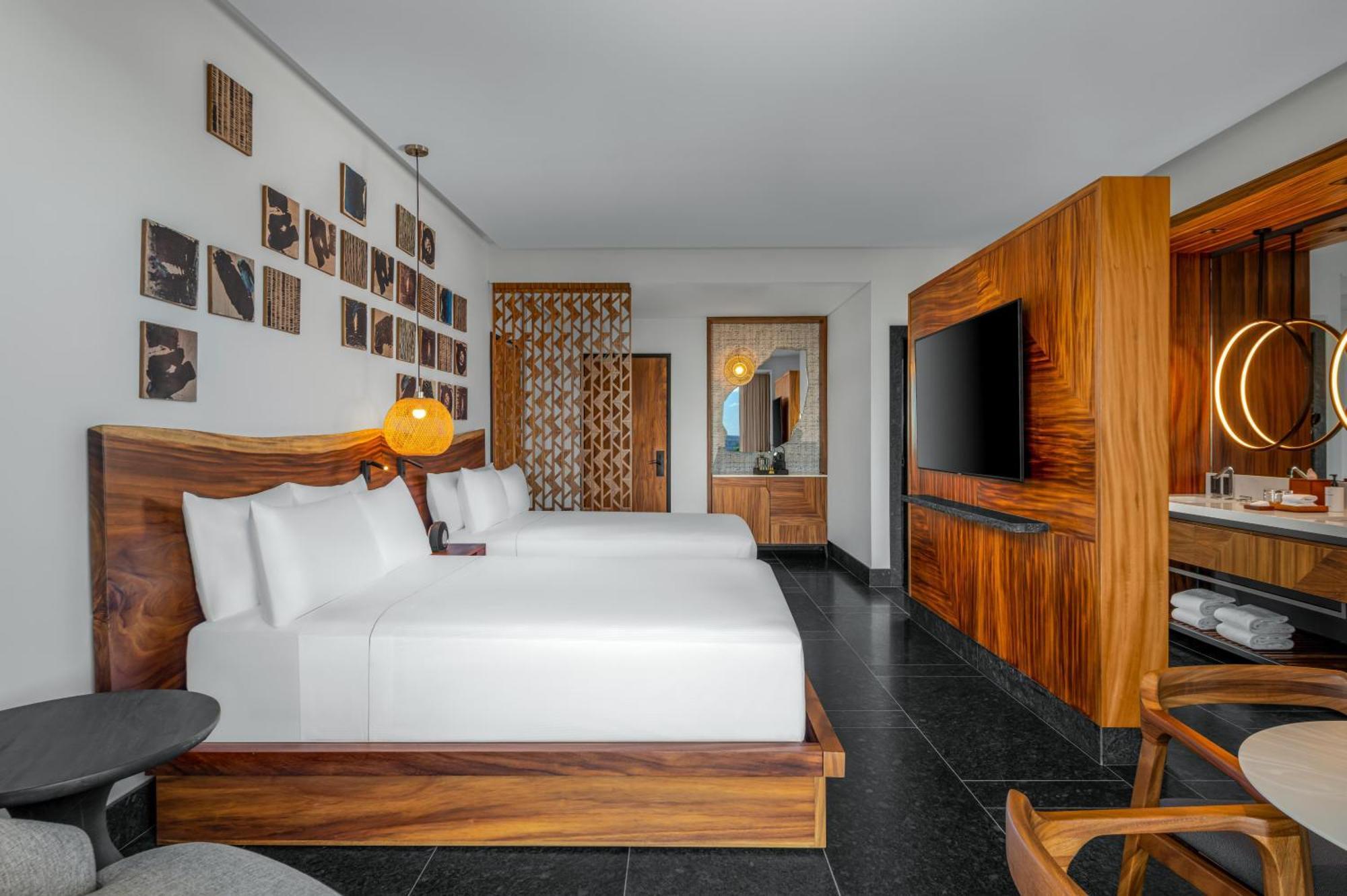 Queen Room with Two Queen Beds and Tropical View