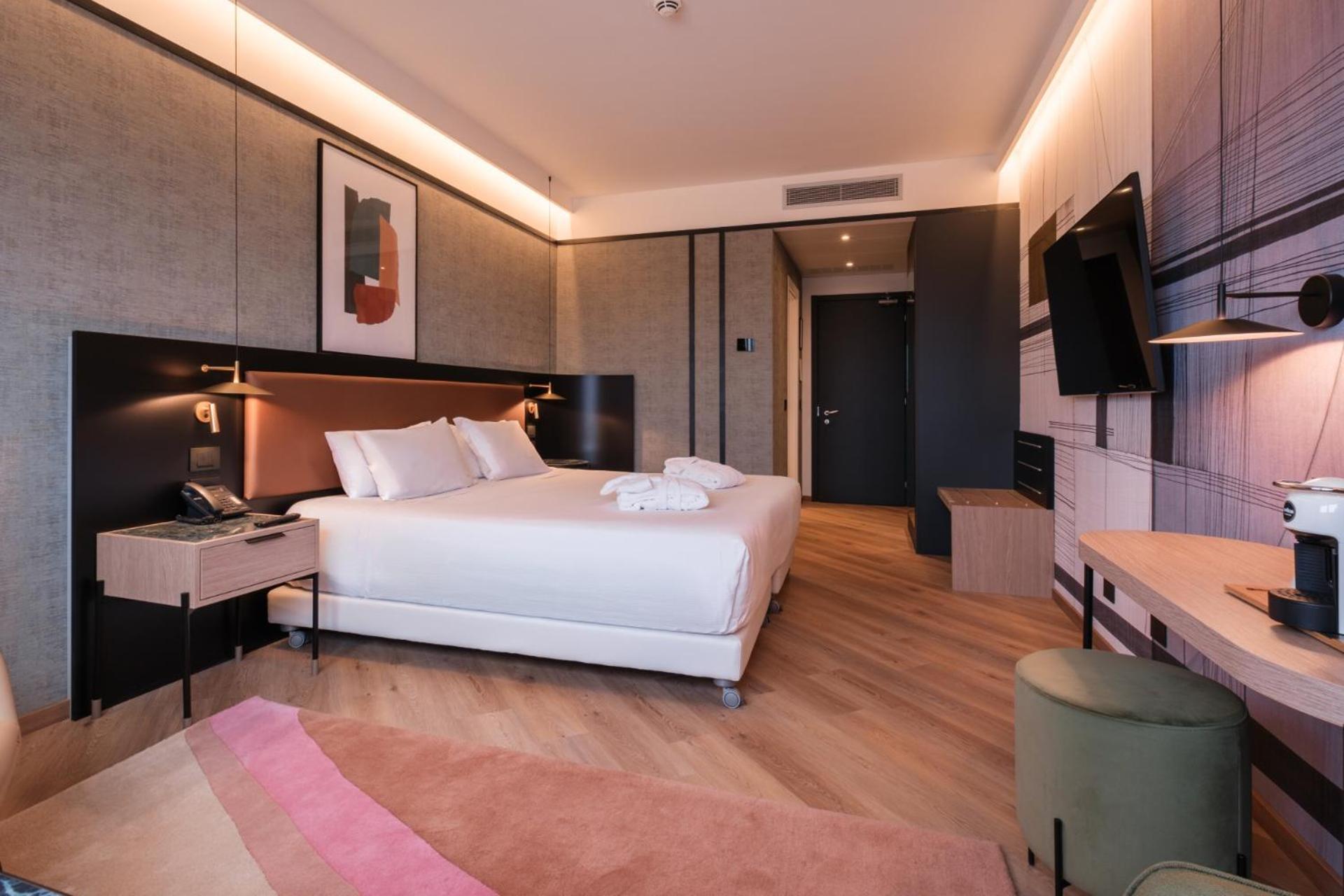 Deluxe Tweepersoonskamer met 1 of 2 Bedden en Uitzicht op de Stad