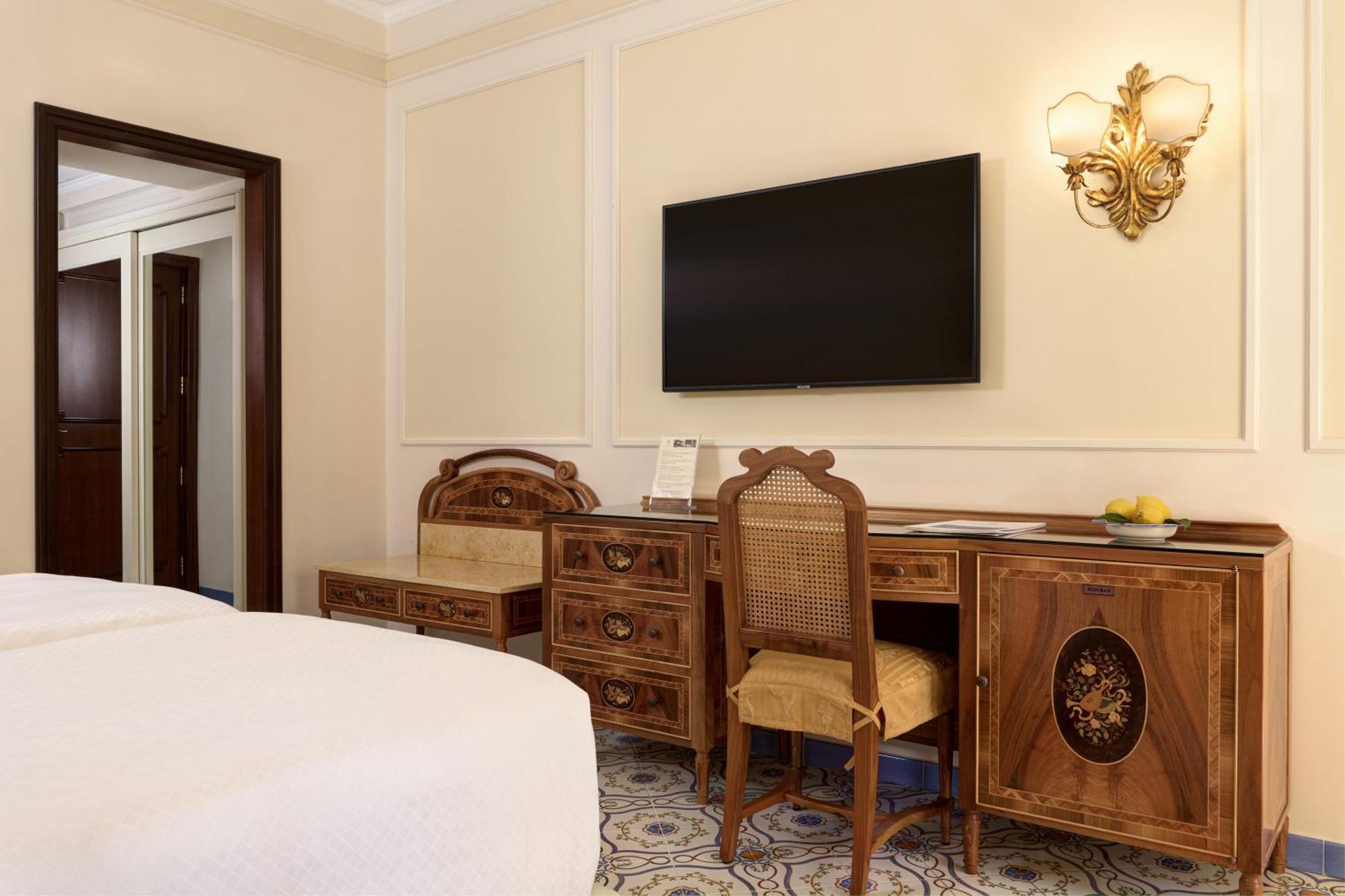 Quarto Clássico com Cama de Casal ou 2 de Solteiro e Varanda