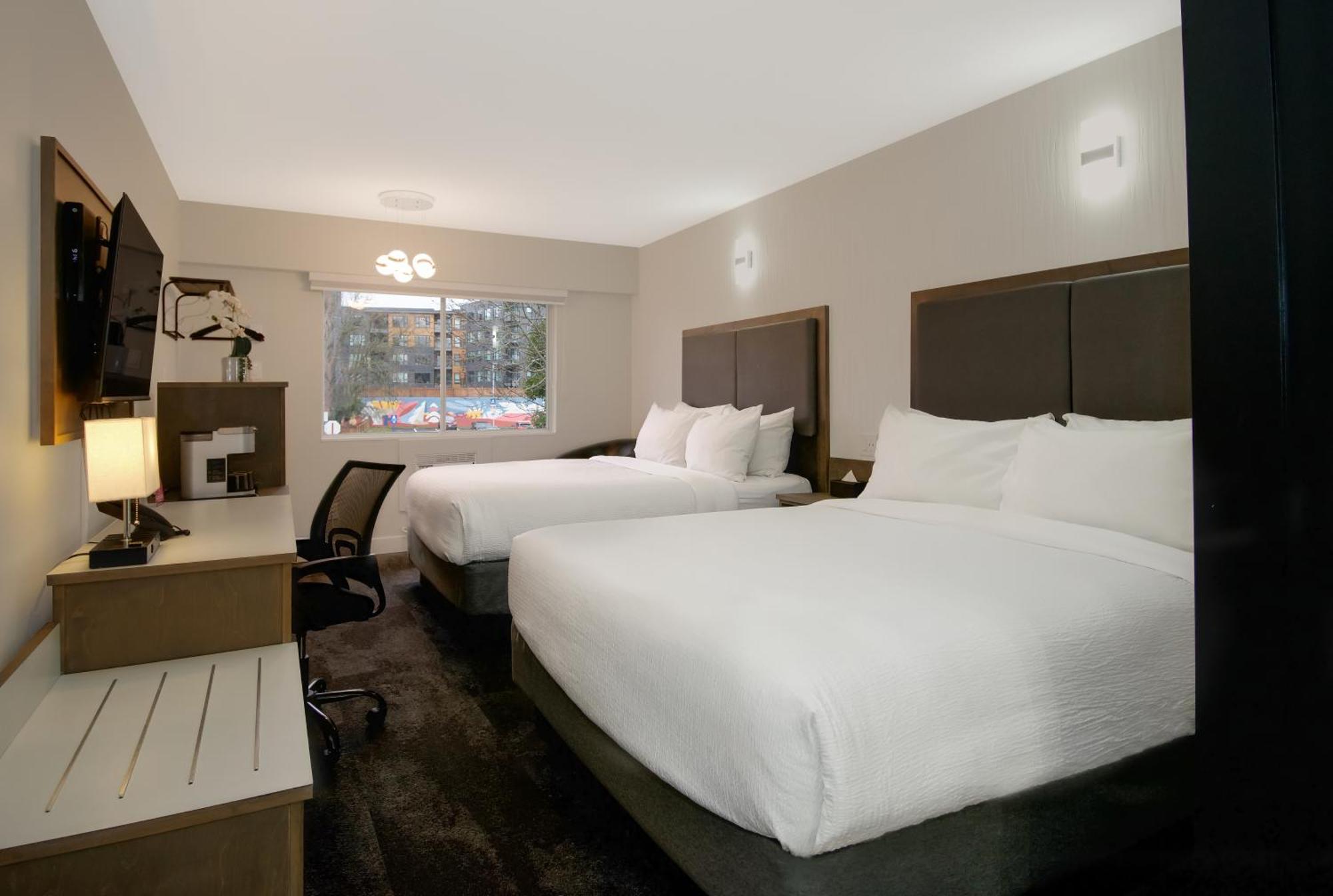 Kamer met 2 Queensize Bedden - Rookvrij
