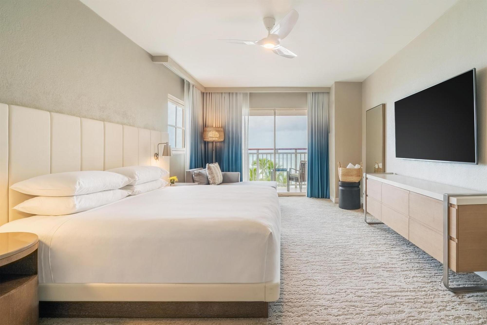 King Room with Balcony and Partial Ocean View,1758537178:JPEG