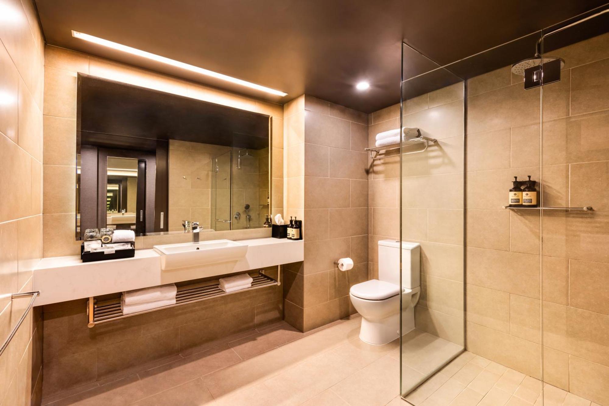 Suite Club Lounge Access,1765211751:JPEG