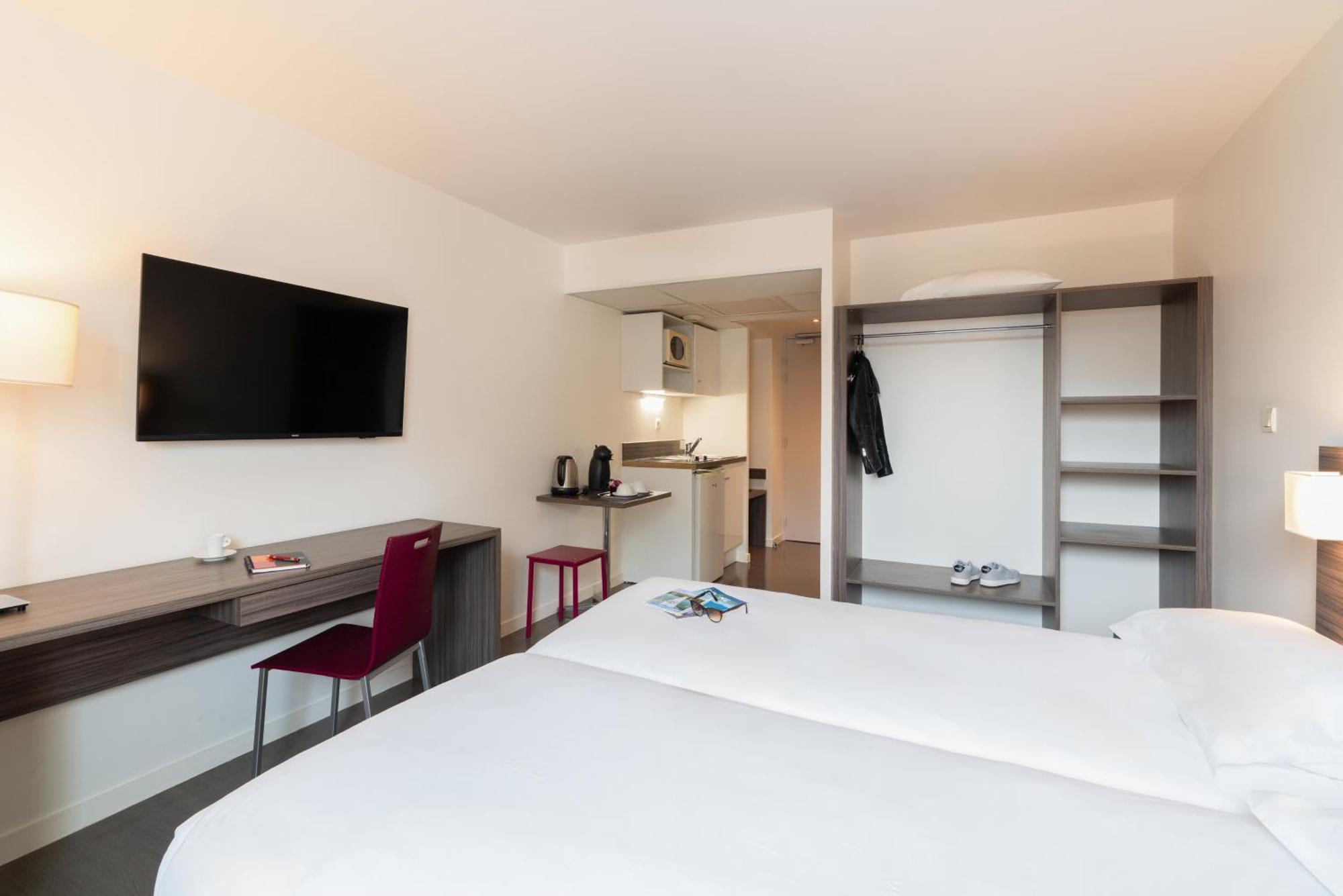 Twin Room,1765314169:JPEG
