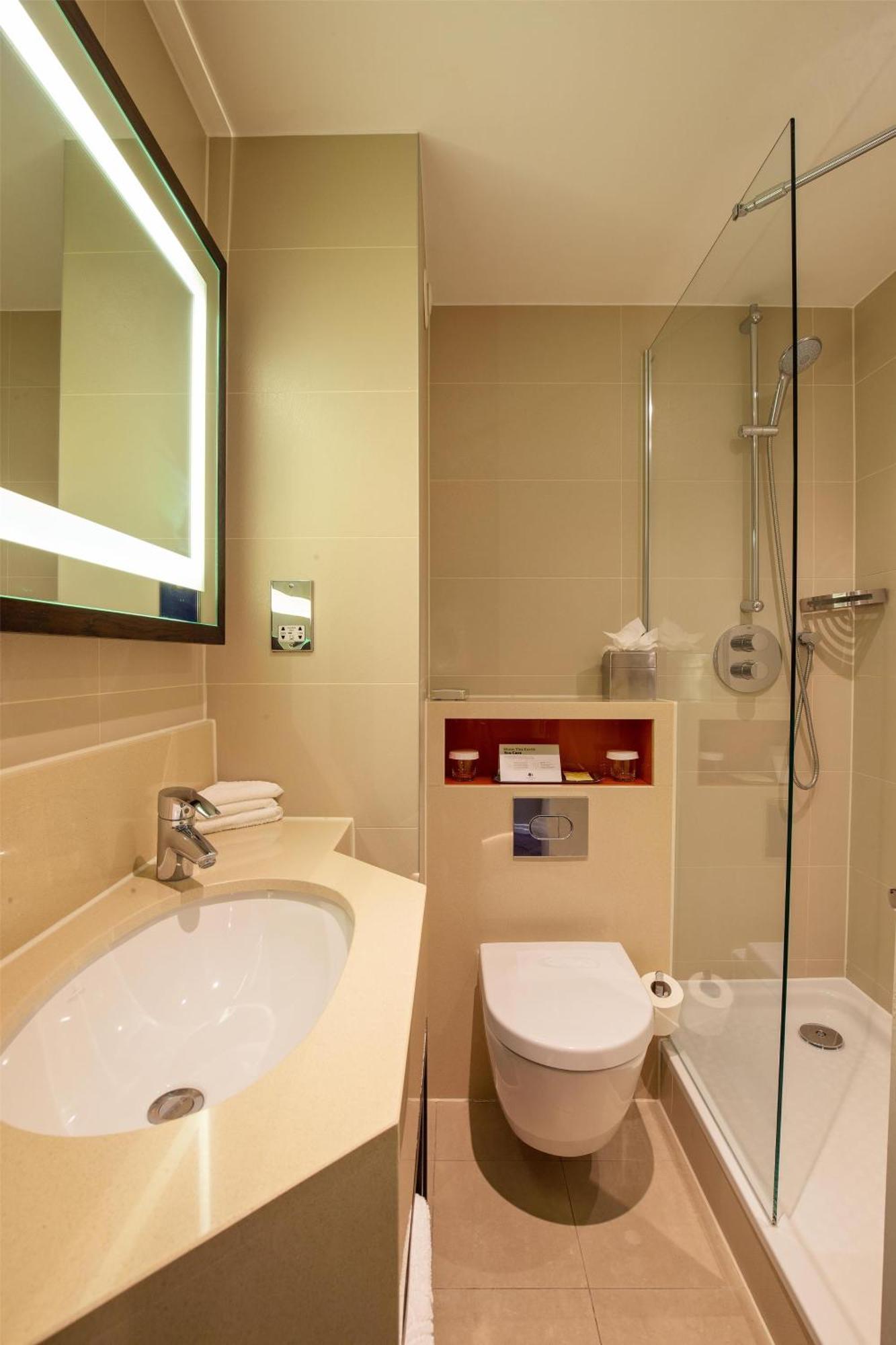 Queen Room - Mobility Access