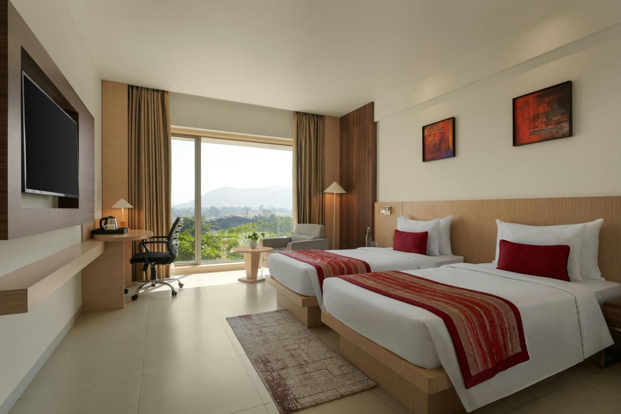 Winter Green Twin Room with Mountain View