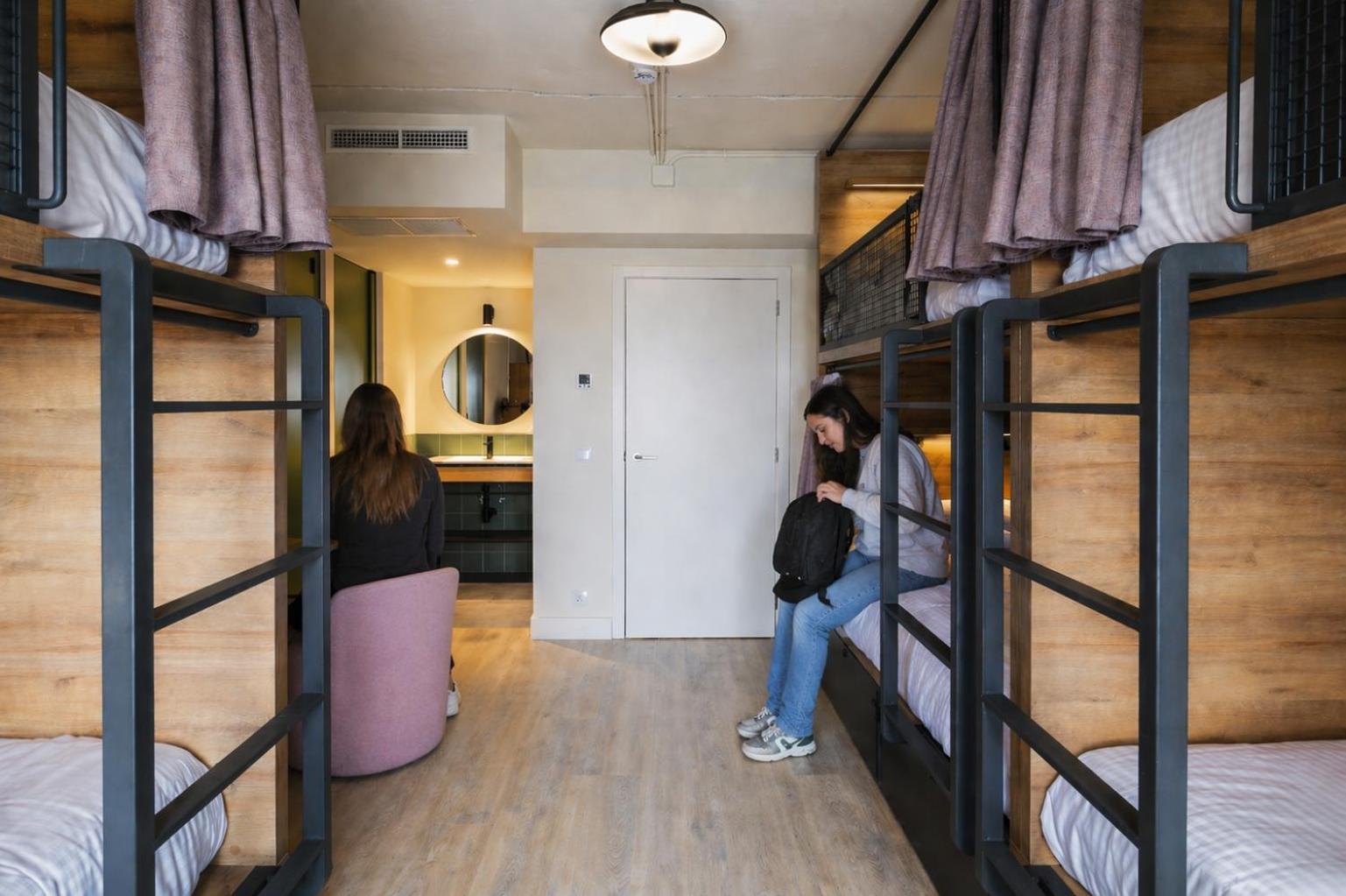 Bed 6-Bed Female Dormitory Room