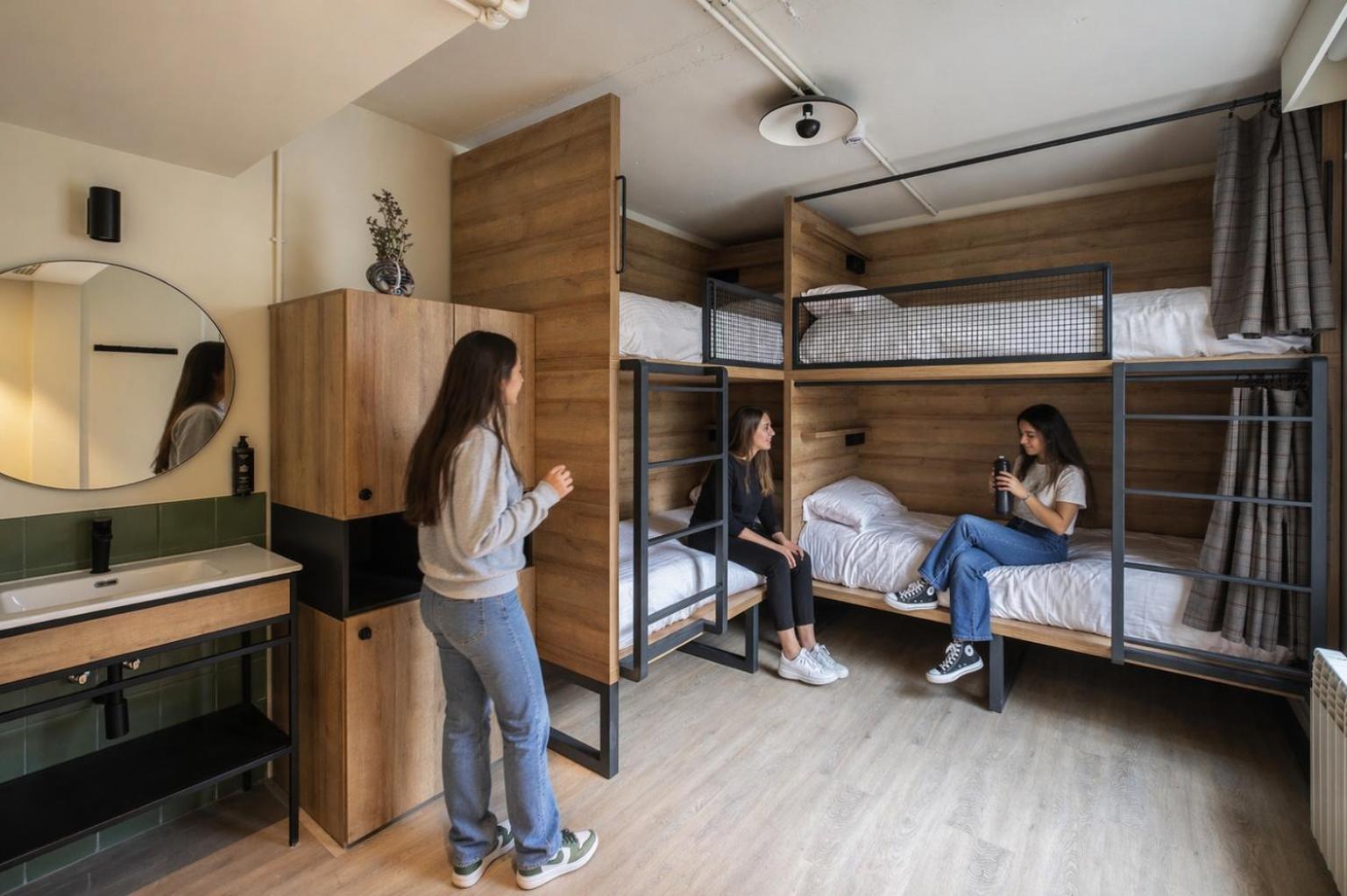 Bed 4-Bed Female Dormitory Room