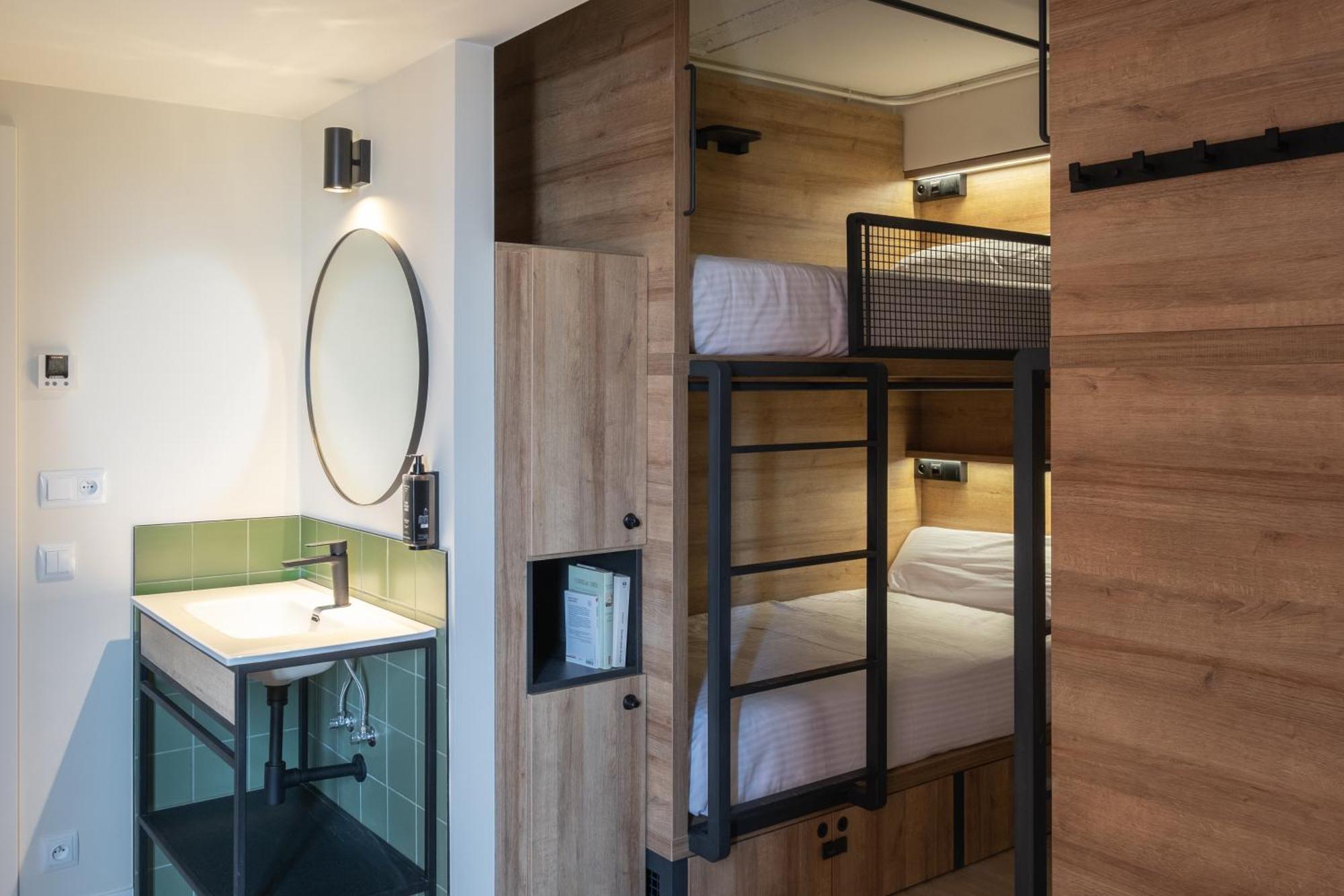 Bed 6-Bed Mixed Dormitory Room