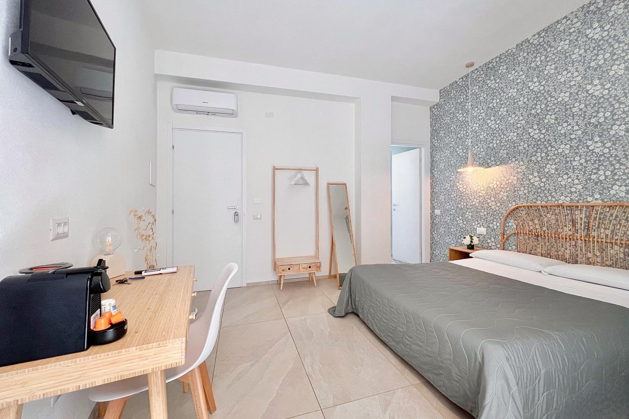 Deluxe Double Room Balcony,1767755207:JPEG