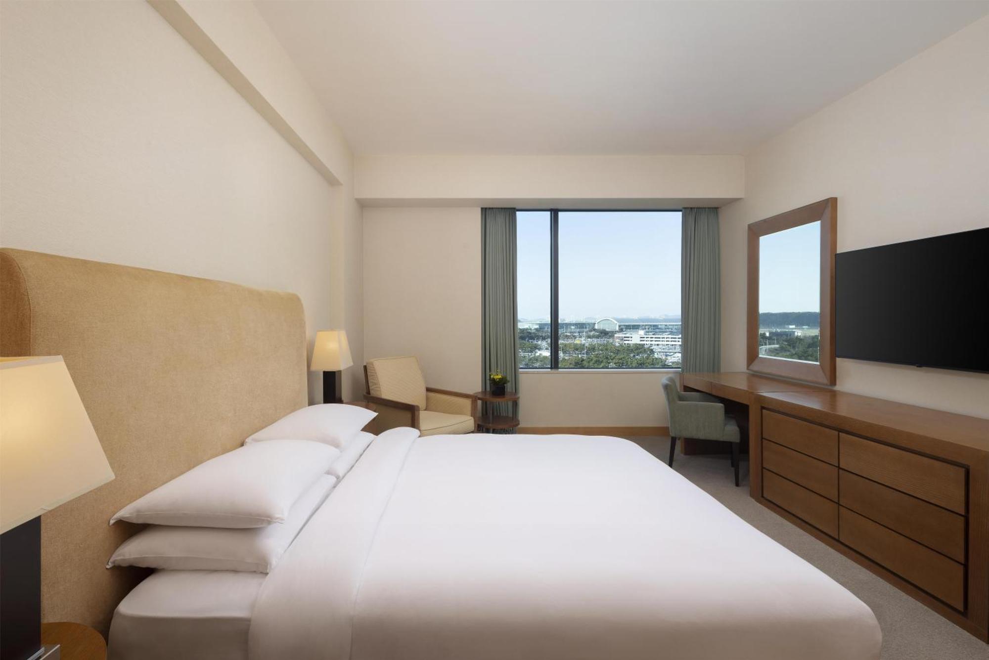 Grand Suite King - Airport View