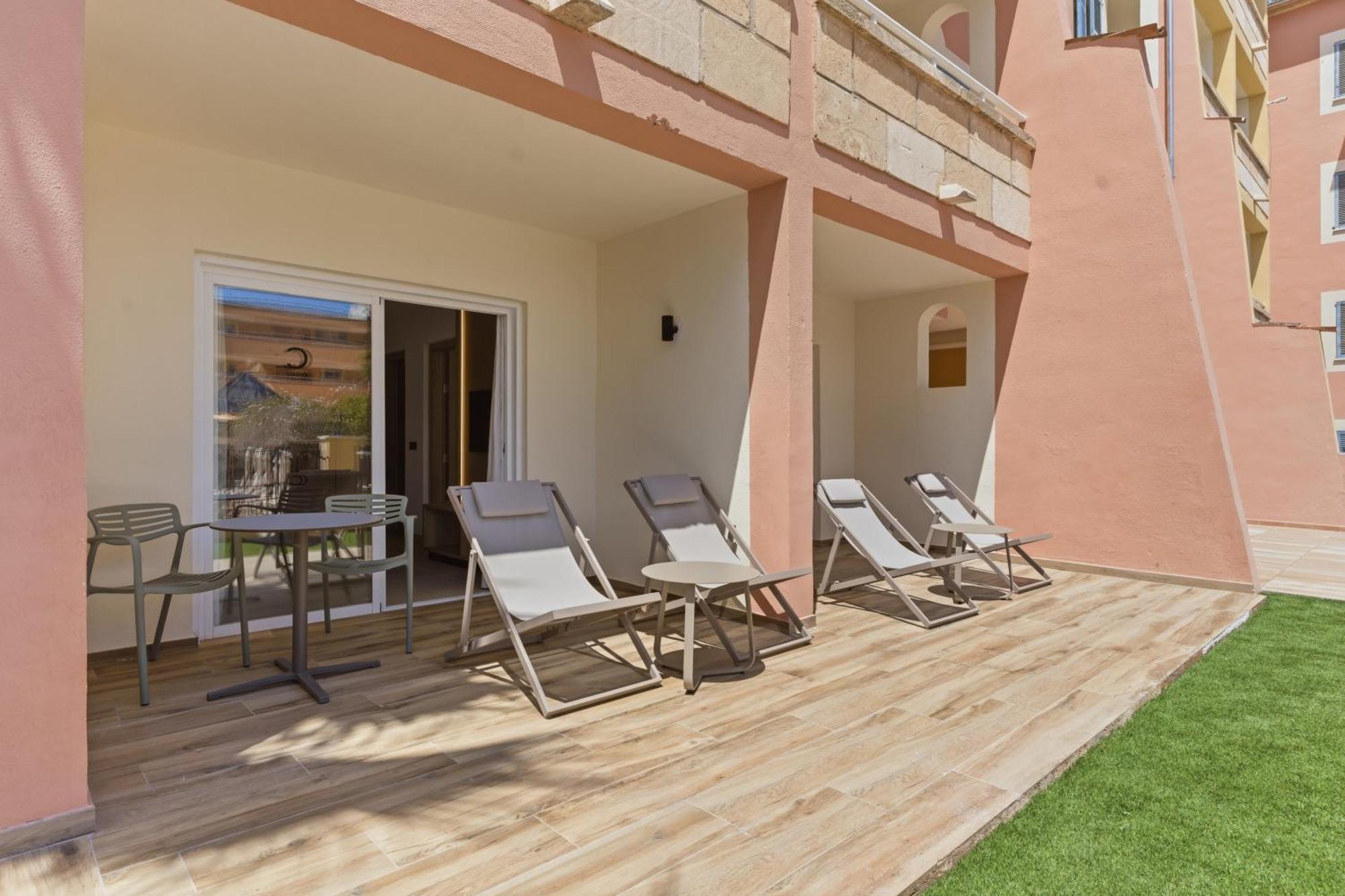One-Bedroom Apartment - Ground Floor with Pool View