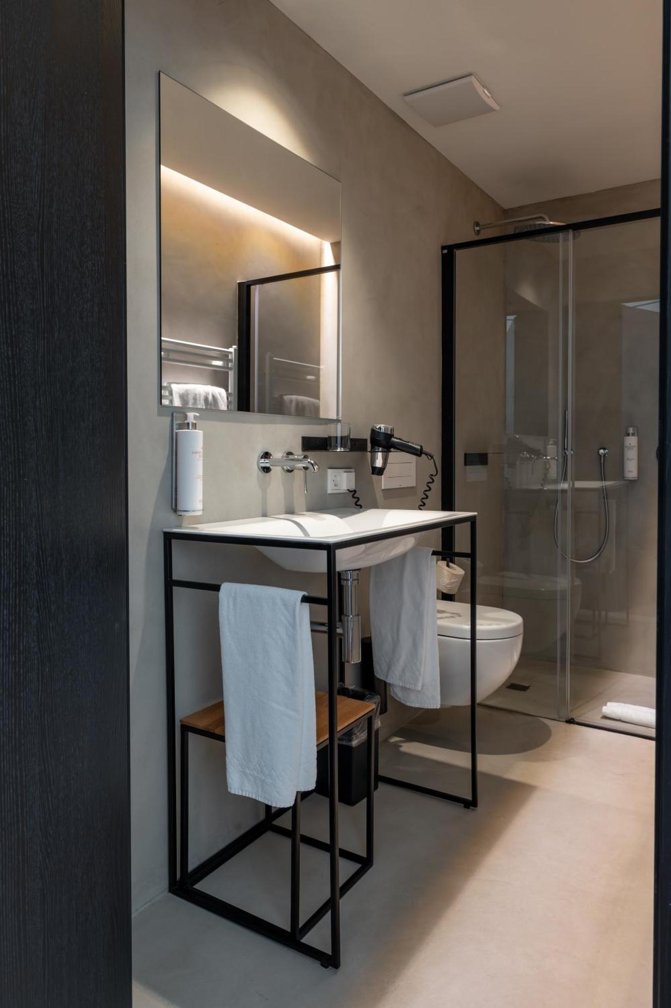 Standard Double or Twin Room Balcony