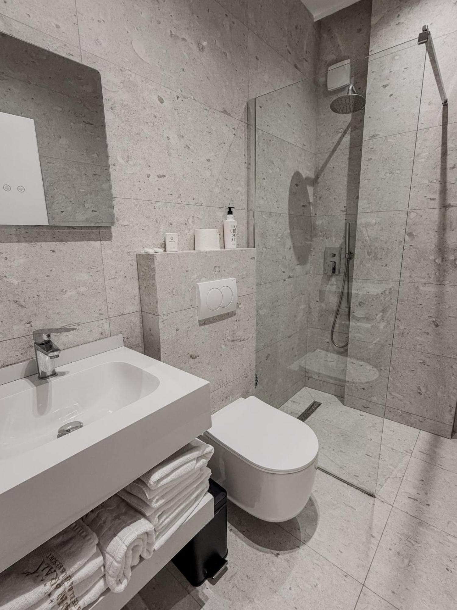 Suite Familiare con Balcone e Vista Mare (4 Adulti)