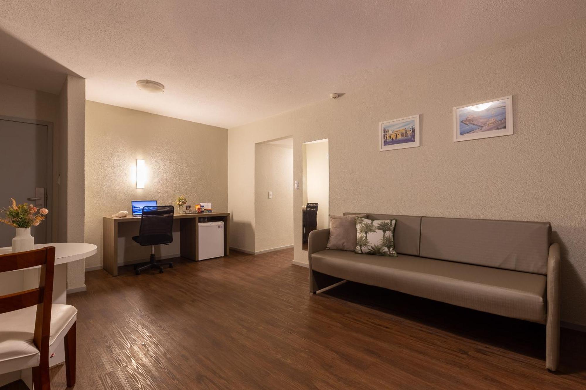 Apartamento de 2 dormitorios con balcón