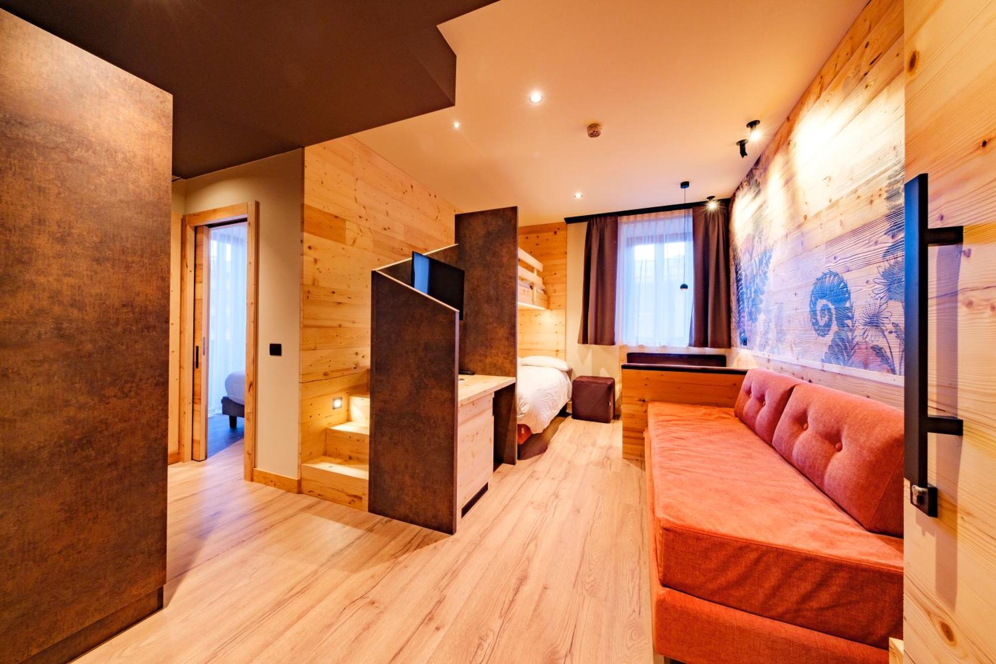 Family Room with Mountain View