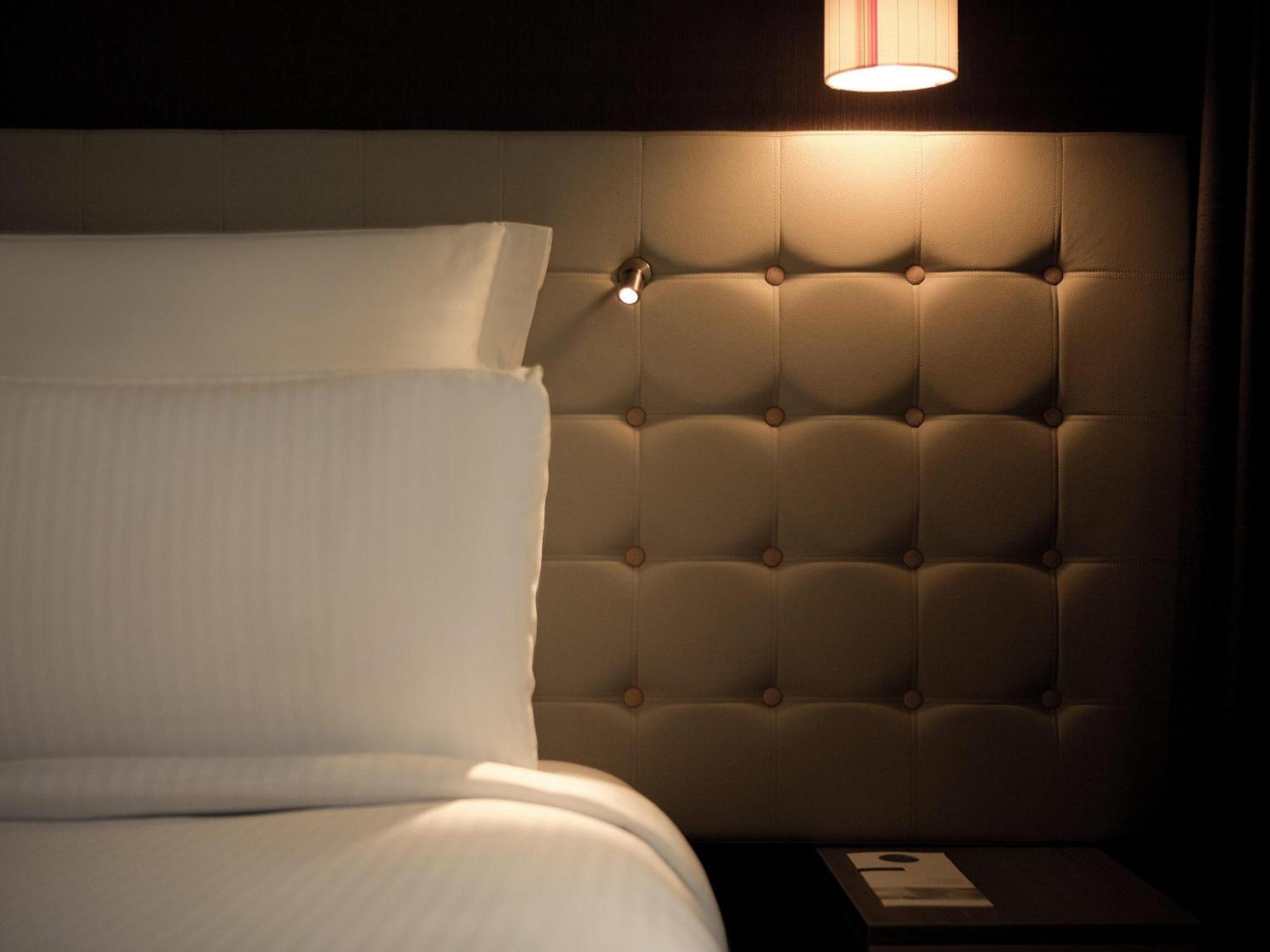 Superior King Room Sofa