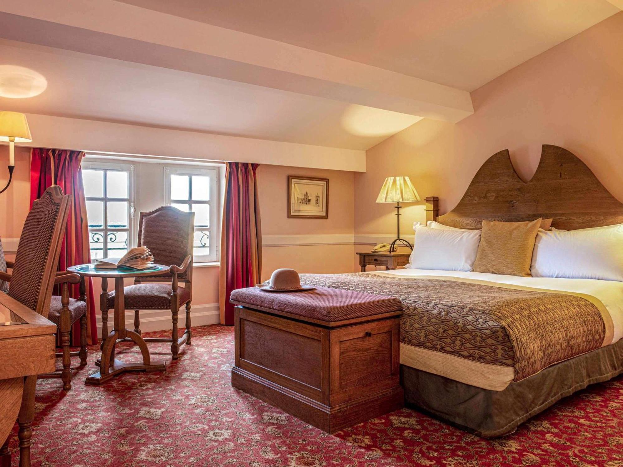 Classic King Room Street View