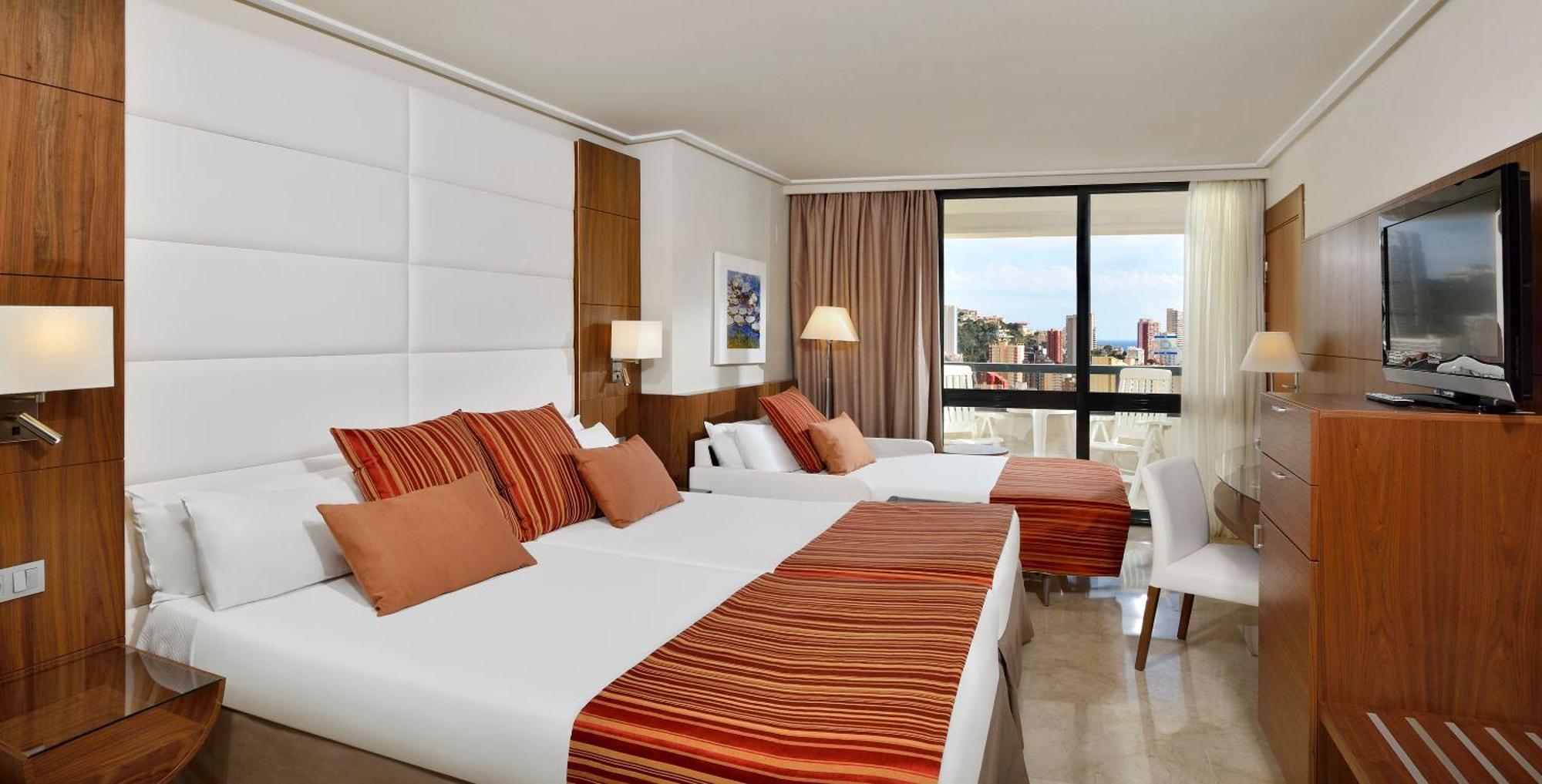 Quarto Família (2 Adultos + 2 Crianças)