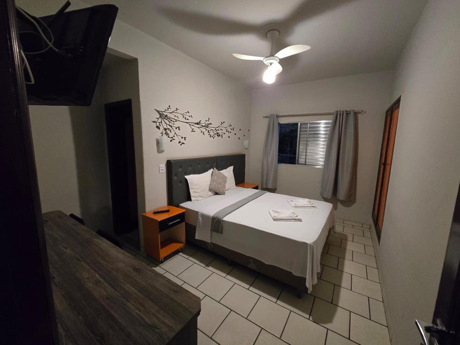 Quarto Standard com Cama de Casal ou 2 de Solteiro