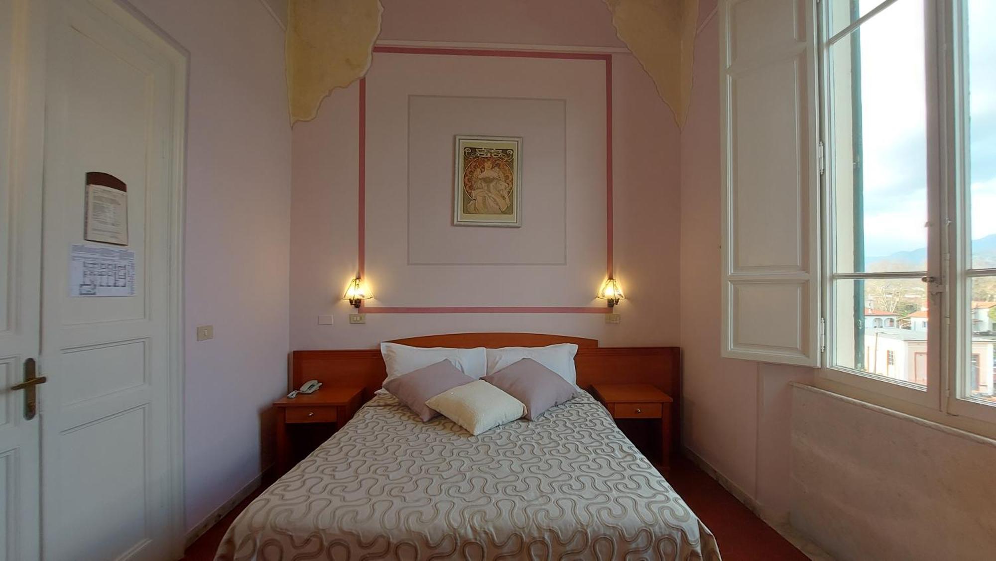 Double Room Mountain View