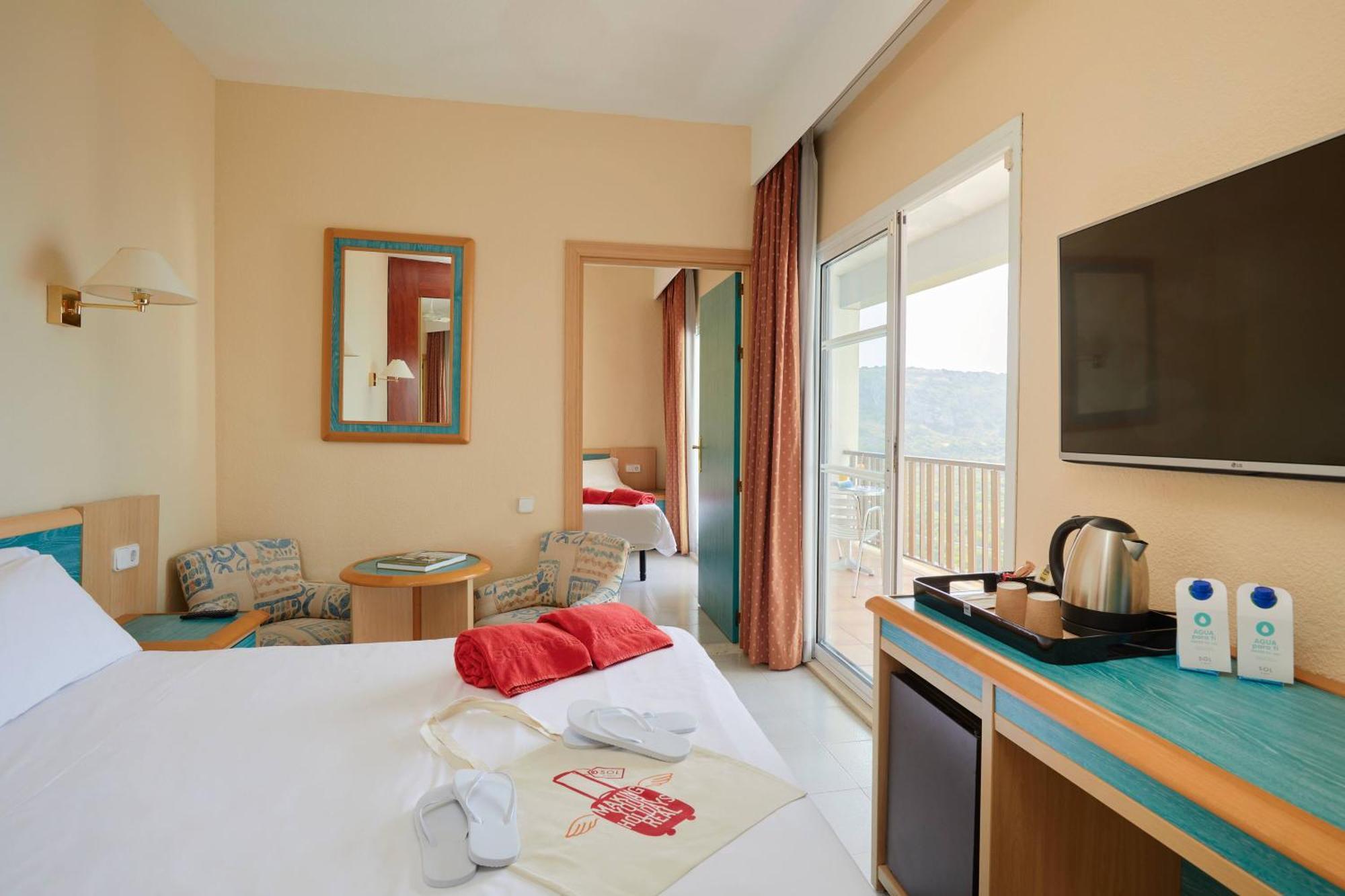 Family Room with View (2 Adults + 2 Children)