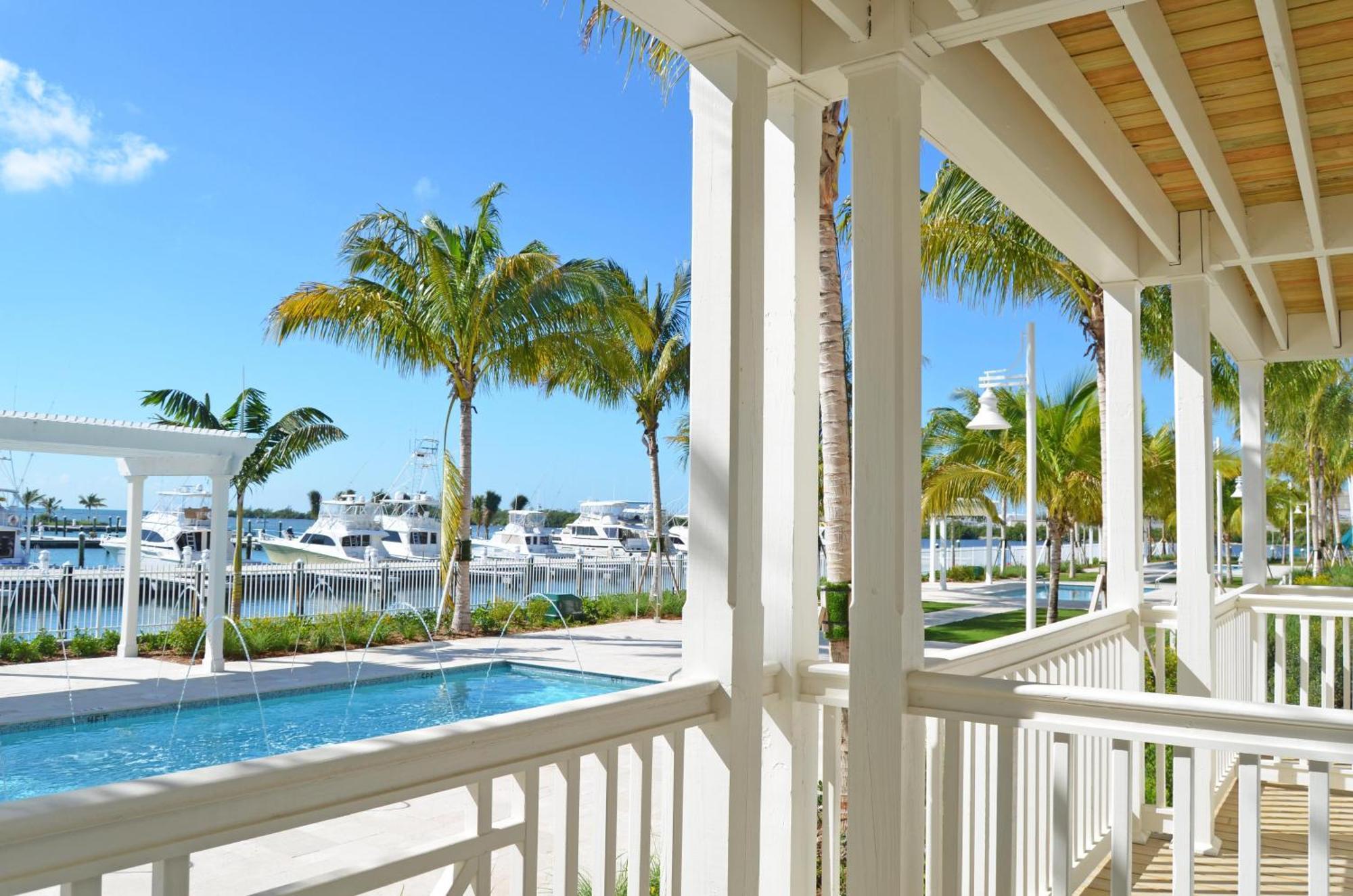 King Room with One King Bed, Balcony and Partial Ocean View