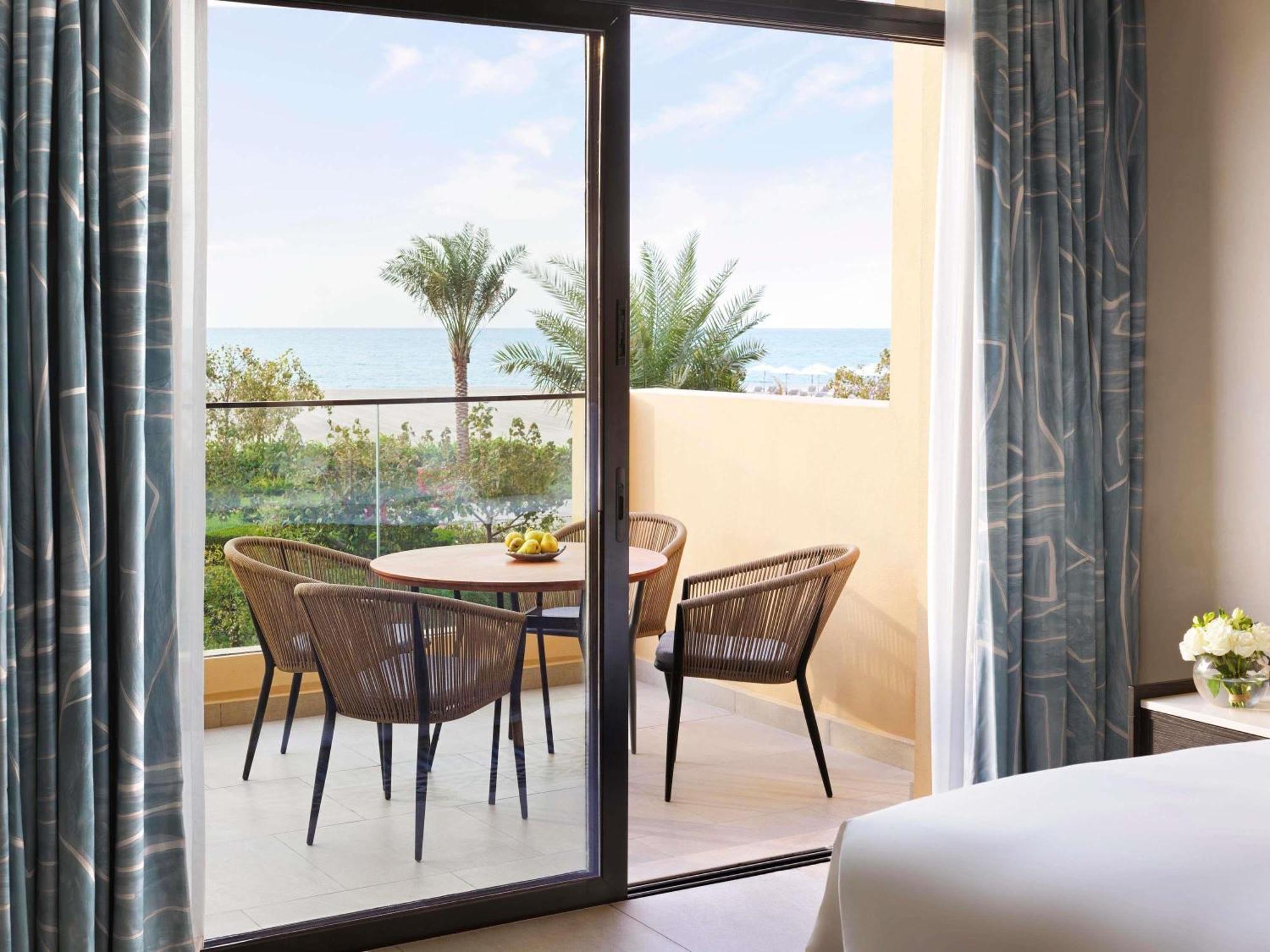 Superior King Room Sea View