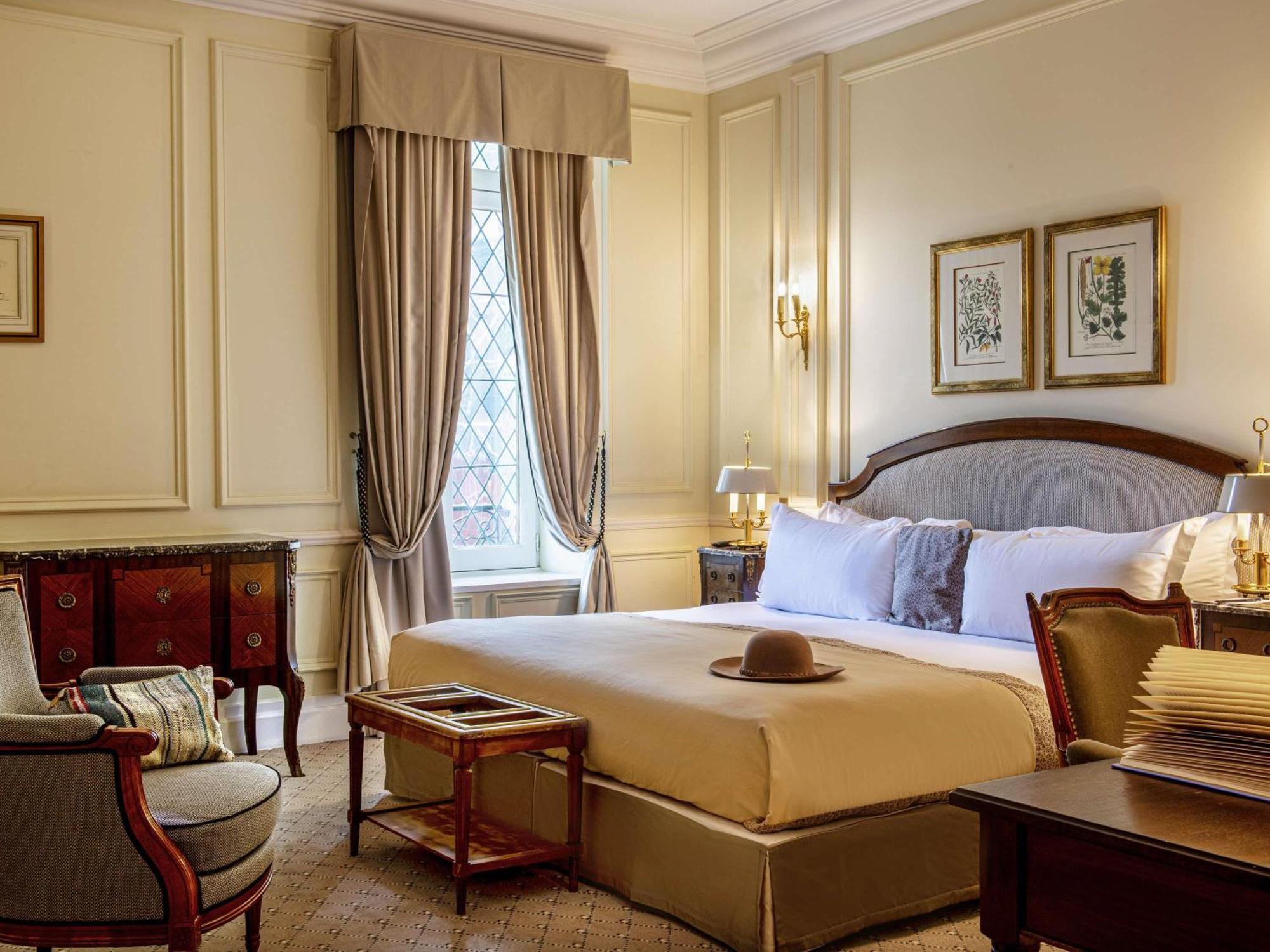 Classic King Room Street View