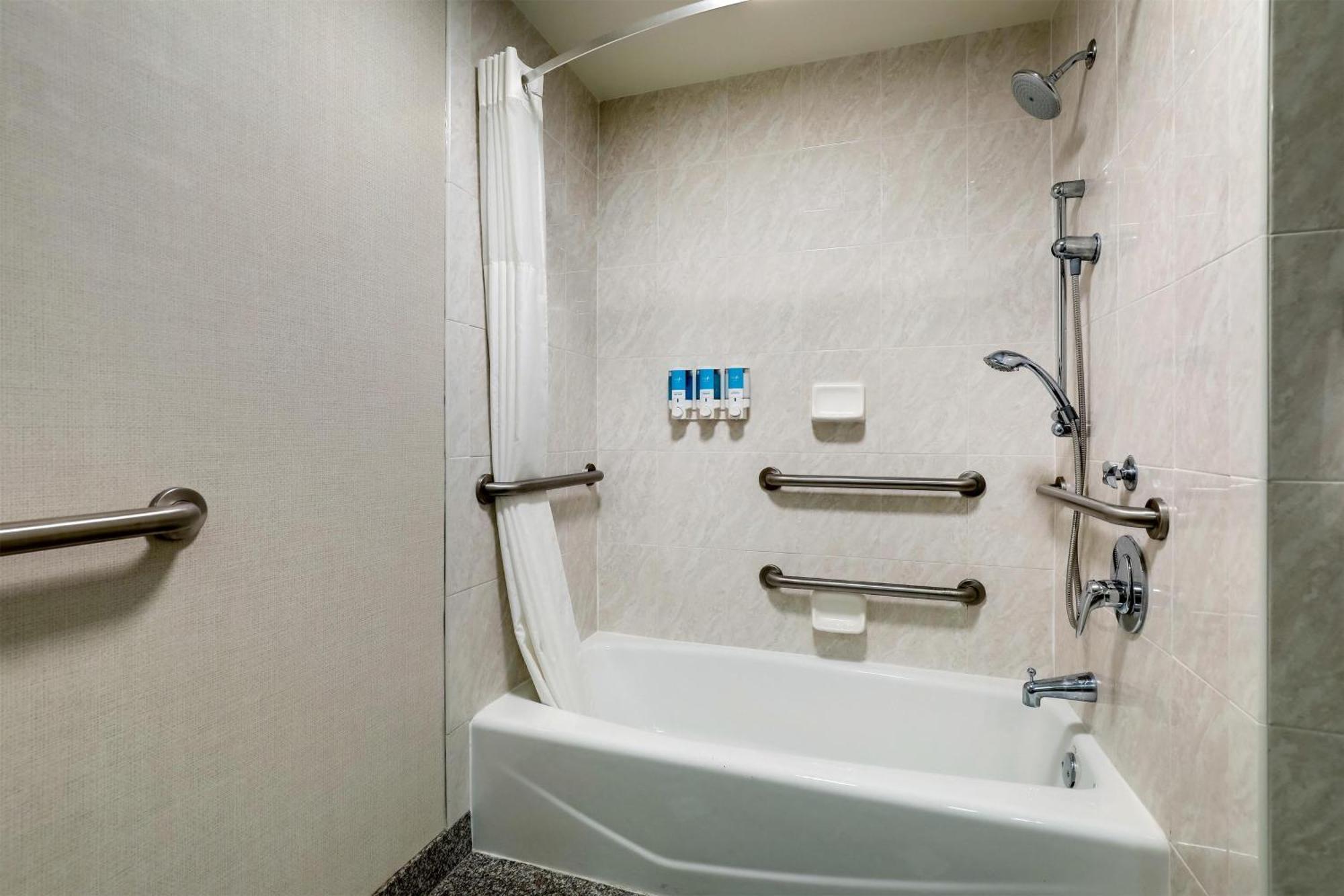 Superior Queen Room Two Queen Beds Accessible Tub