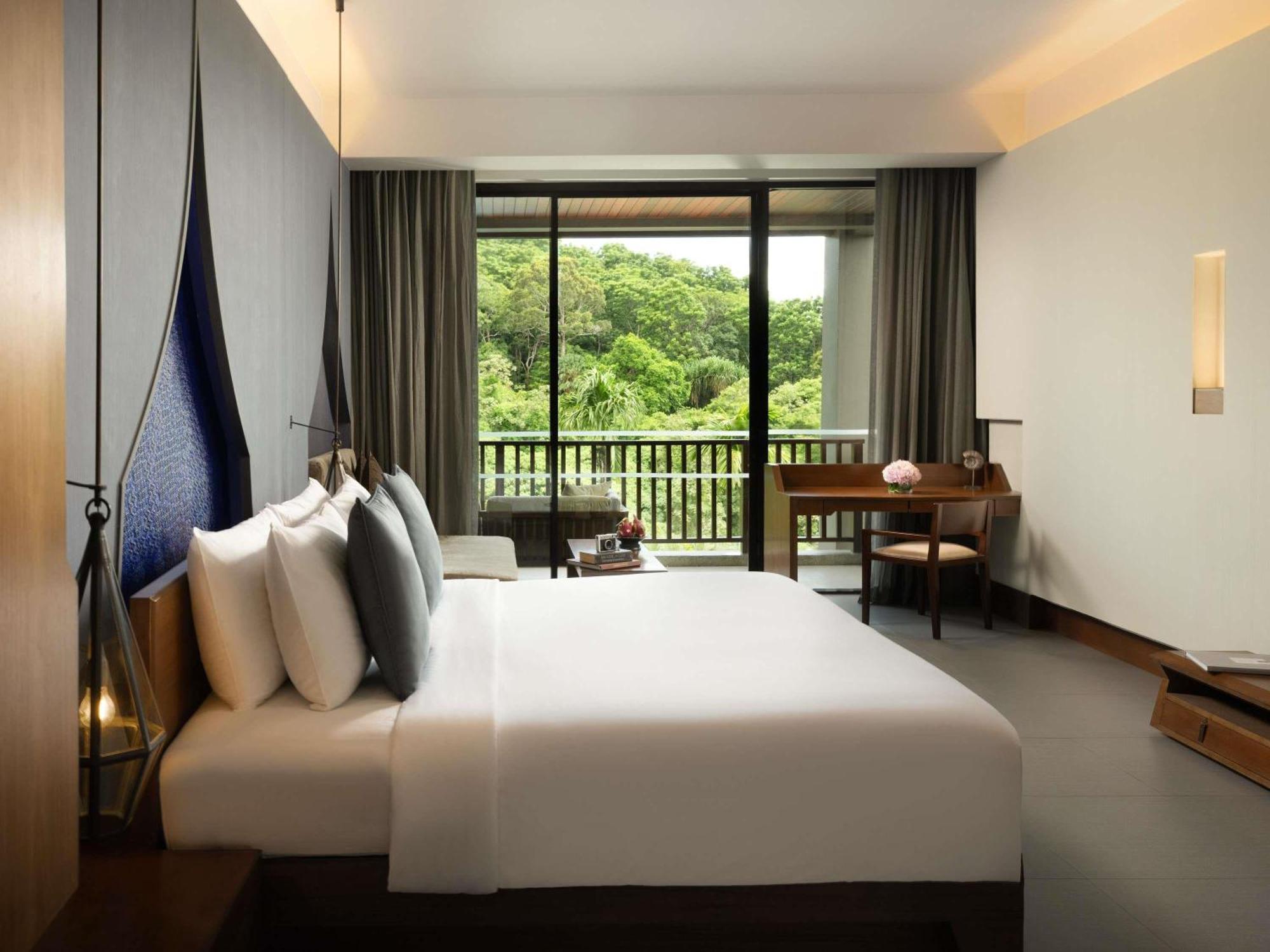 Deluxe King Room Sofa Bed Pool View