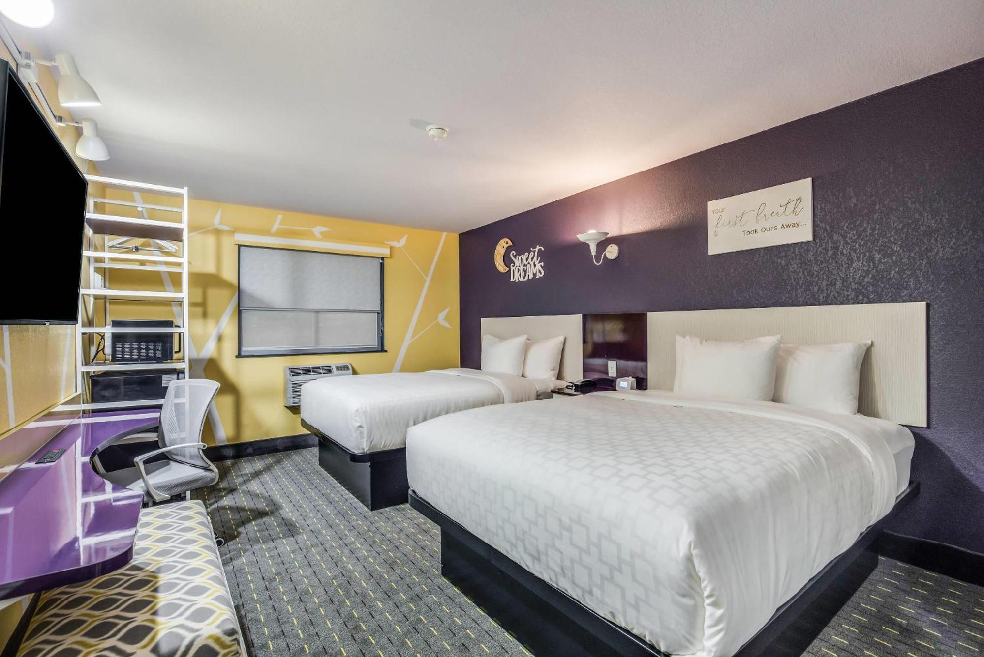 Standard Queen Room Two Queen Beds Shower Non Smoking