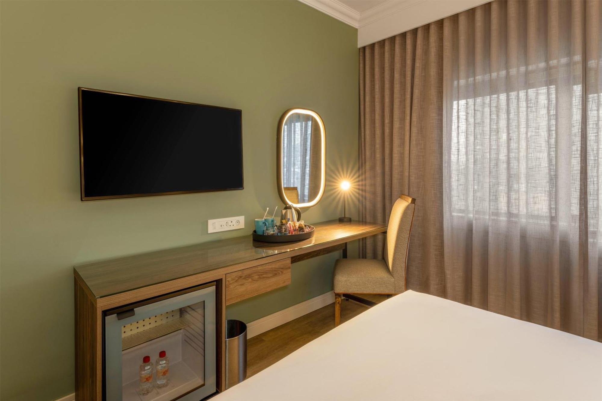 Double Room Two Double Beds Smoking