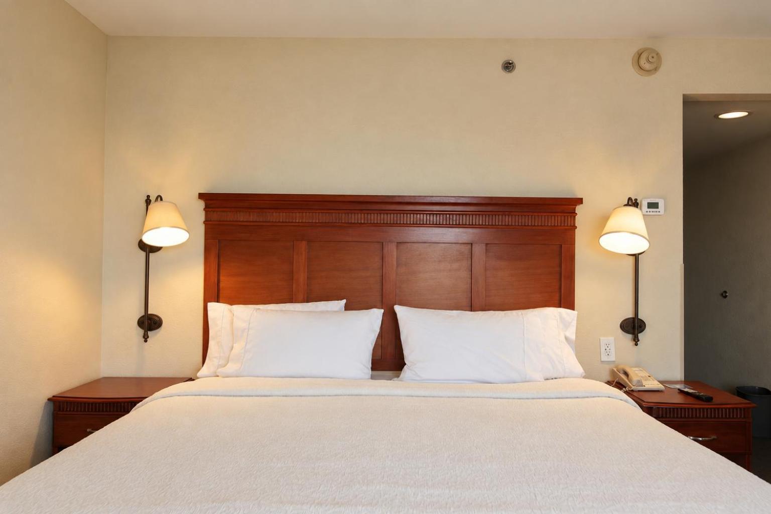 King Room King Bed Non-Smoking
