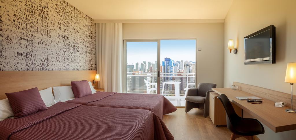 Habitación Familiar con terraza (2 adultos)