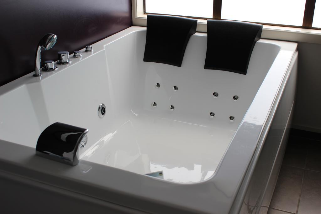 One Bedroom Whirlpool,1706451896:JPEG