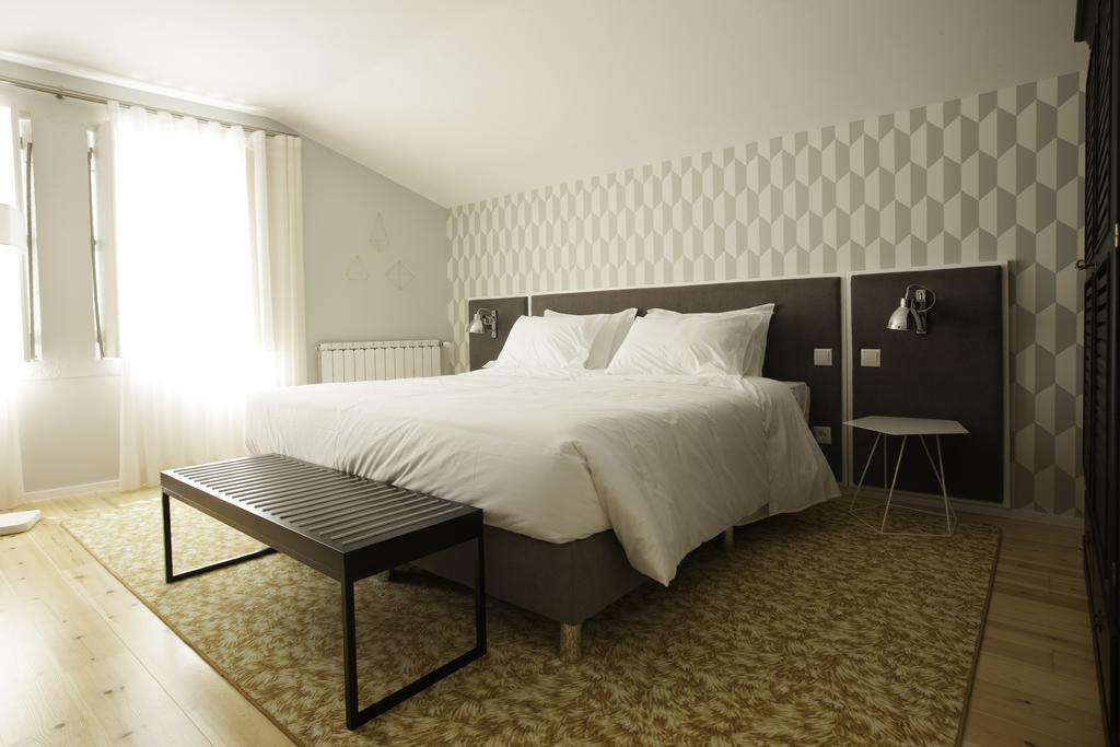 Kamer met 1 Groot Bed of 2 Aparte Bedden en Uitzicht op de Stad