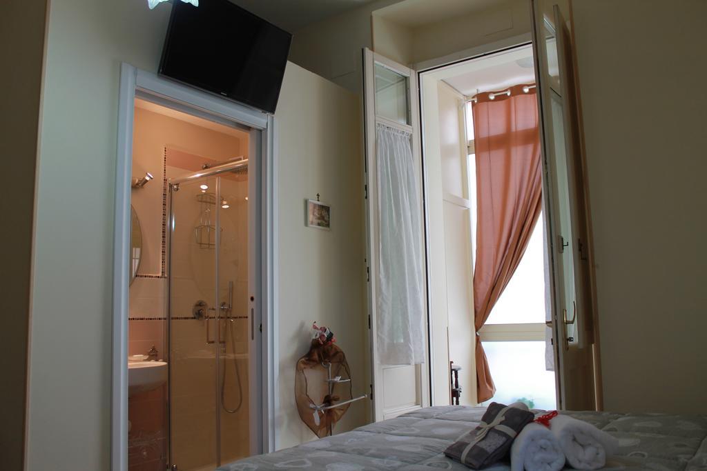 Double Room Private Bathroom