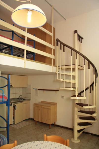 Studio Split Level