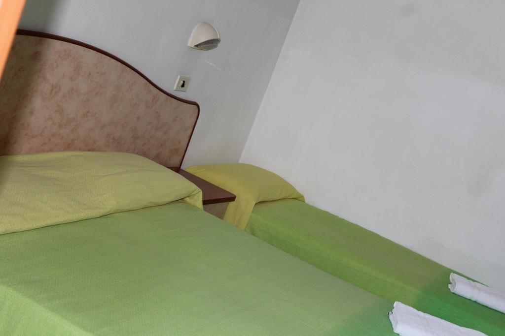 Economy Quadruple Room,228640652:JPEG