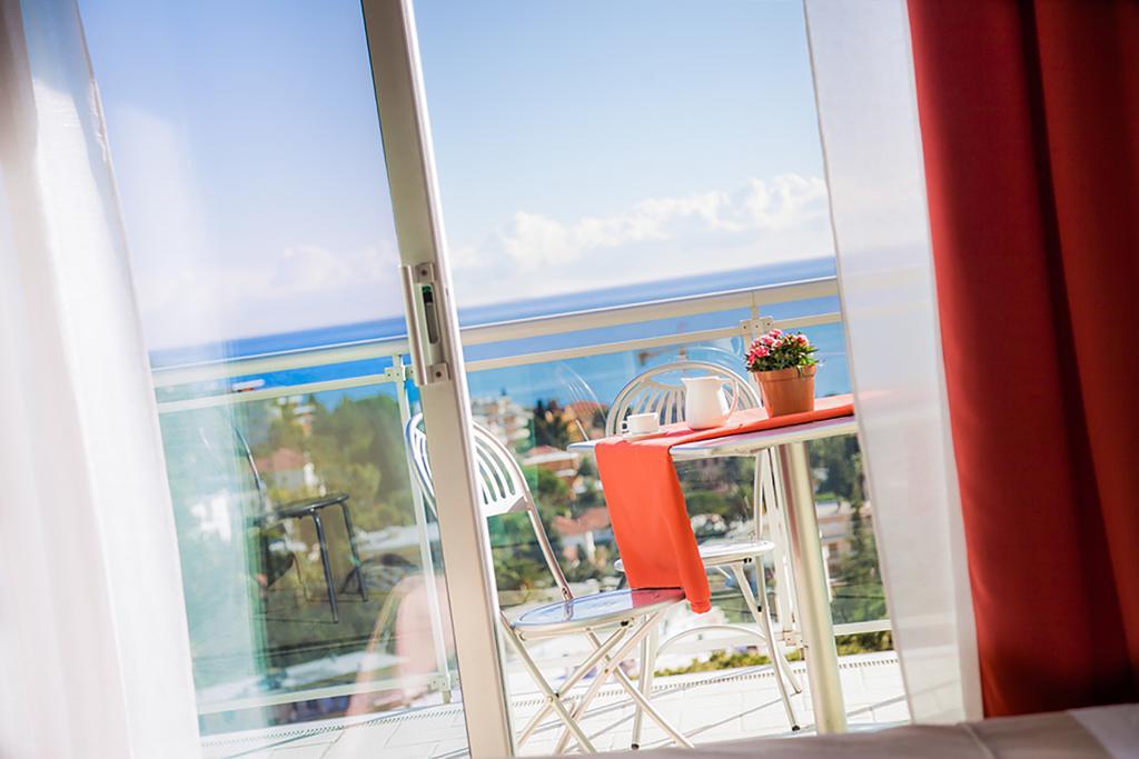 One-Bedroom Apartment Sea View,707635471:JPEG
