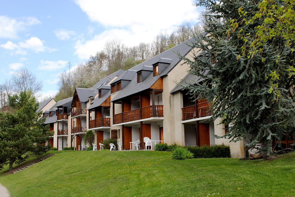 Studio (4 Adults),727838527:JPEG