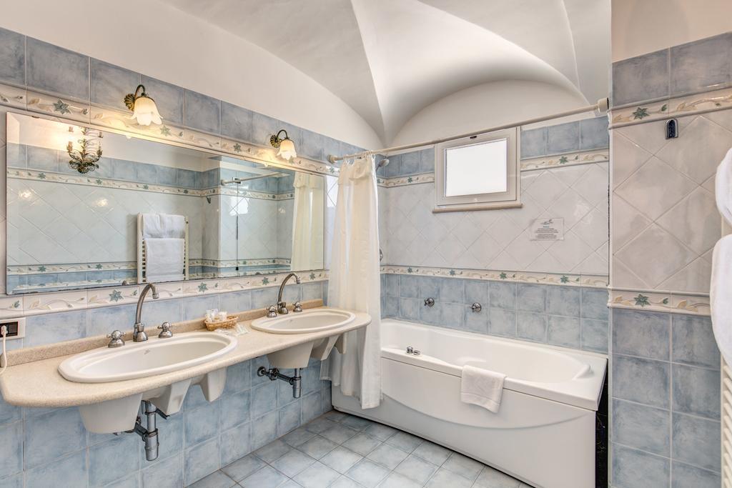 Junior Suite with Terrace and Sea View