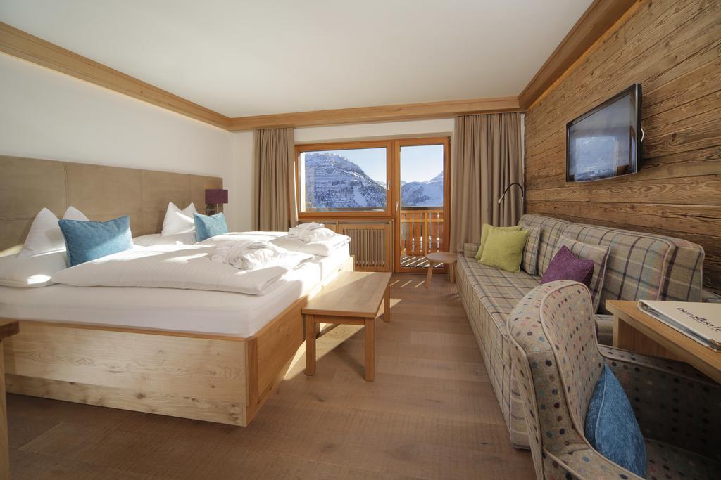 Superior Double Room,273450805:JPEG
