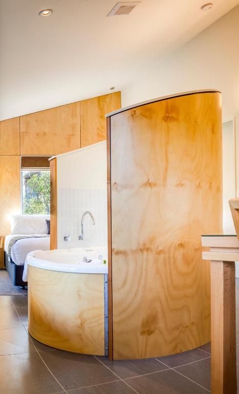 Deluxe Studio Spa Chalet - Sleeps 2