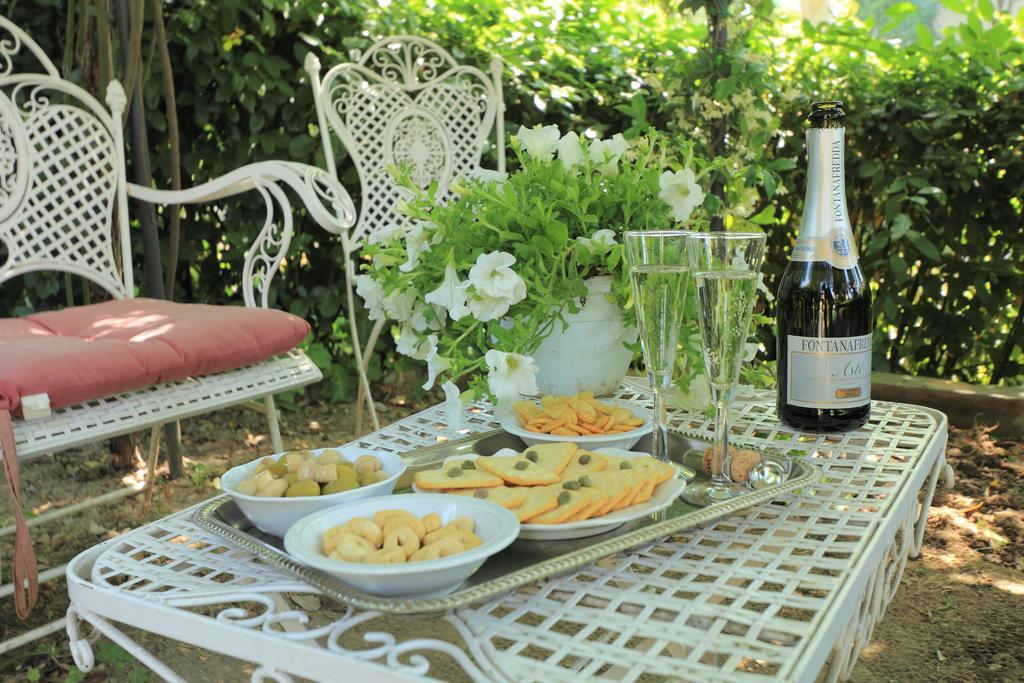 Two Connecting Rooms - Annex